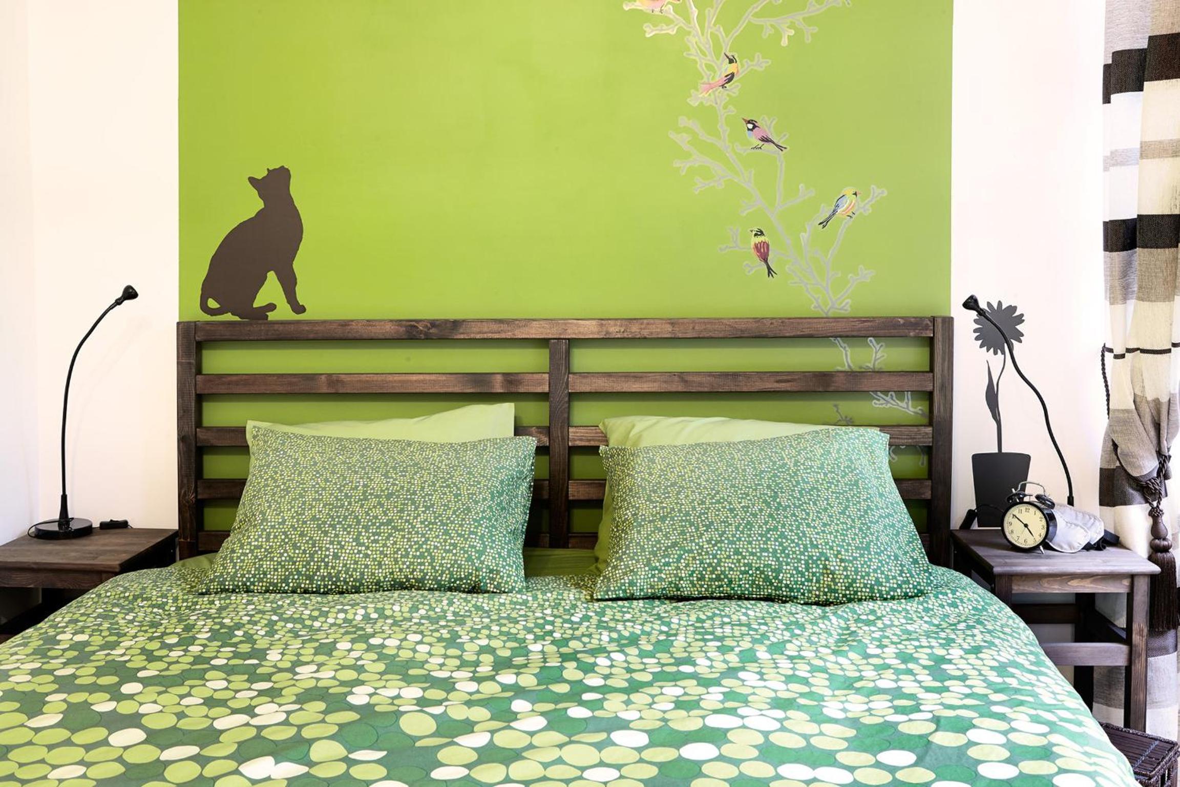 Lovely Garden Flat near Royal Park view 2