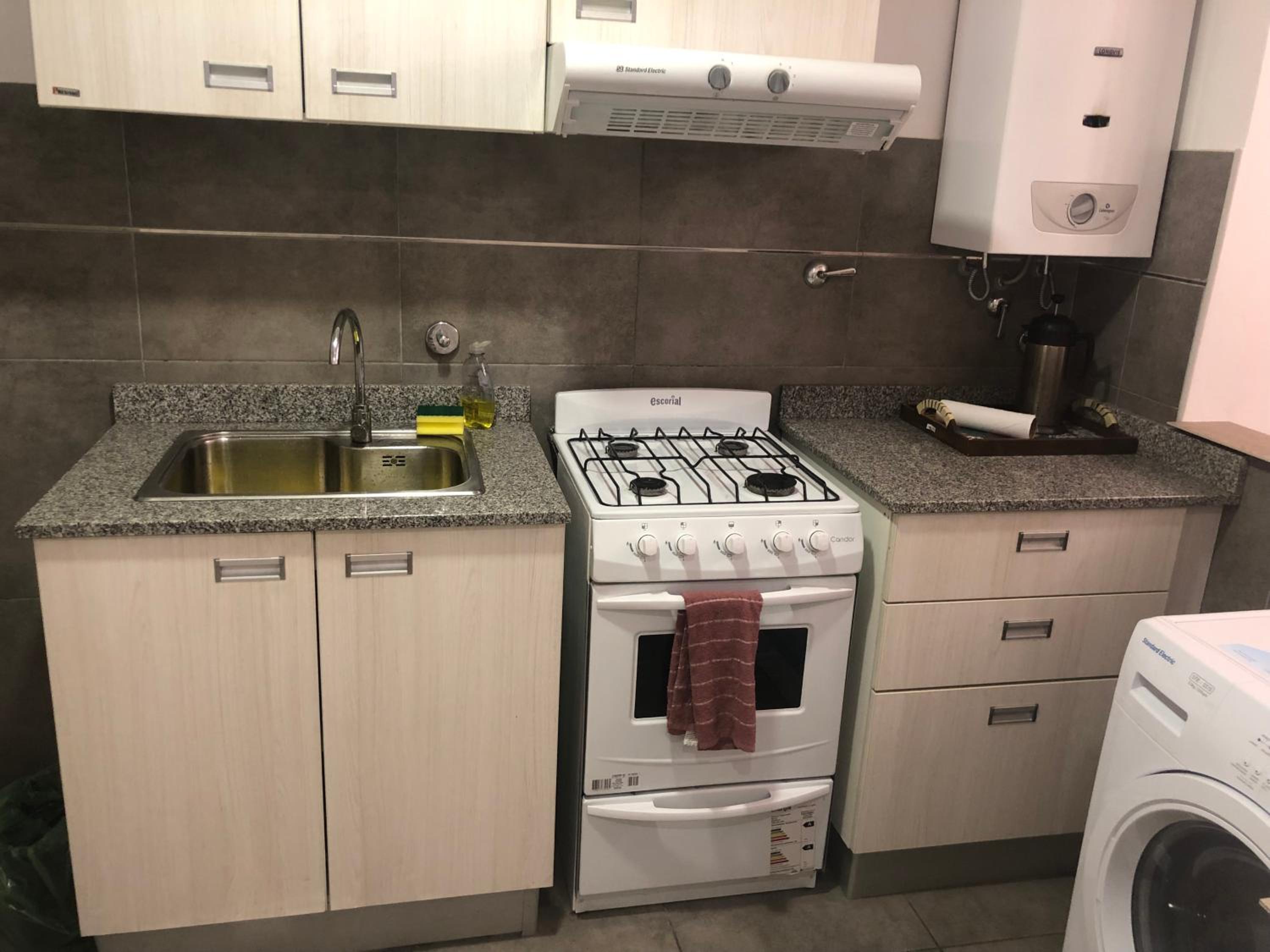 Departamento en Santa Fe, Capital. Con cochera y pileta