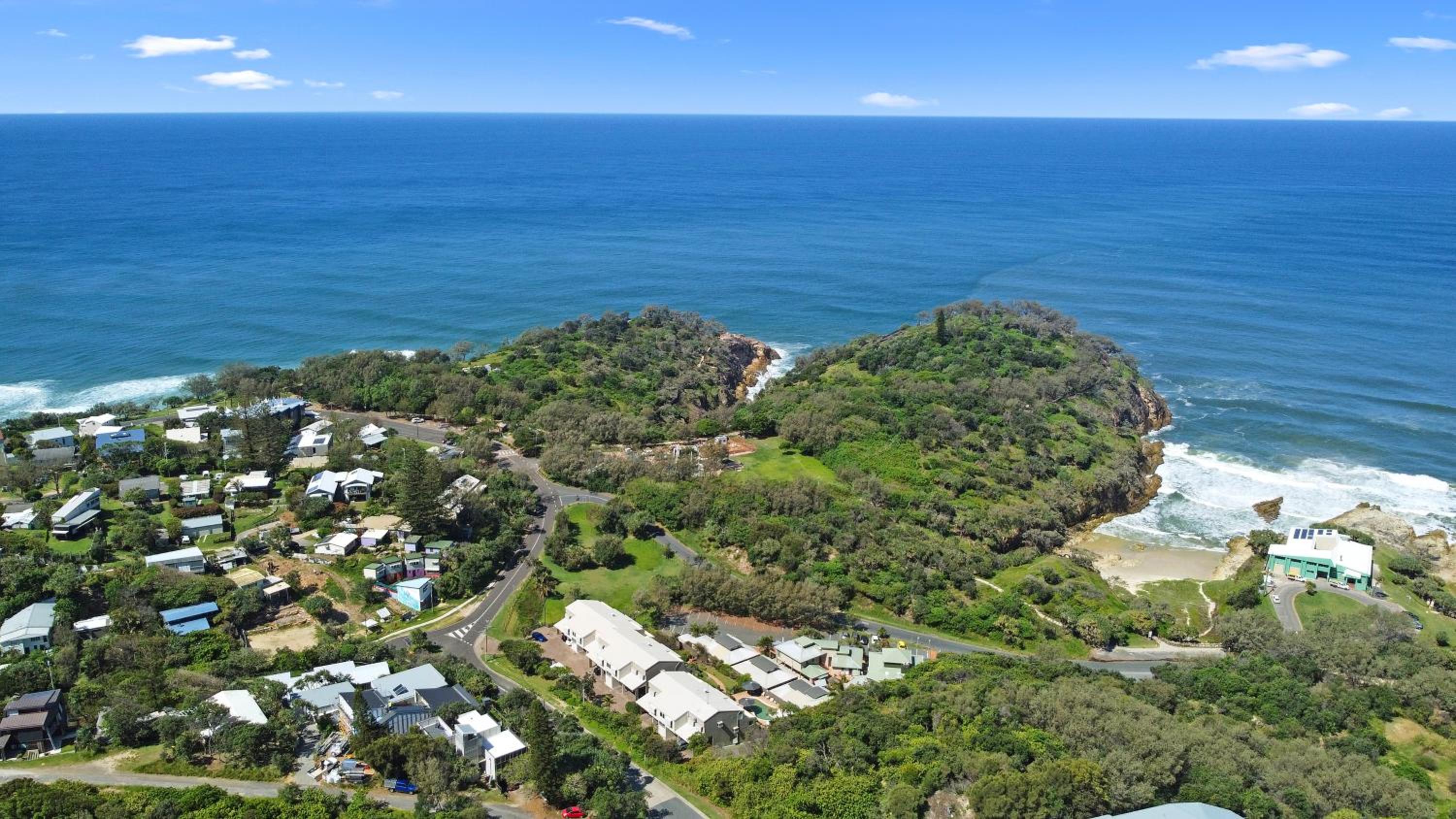 MAIN STAY - 100m to patrolled beach, pool, wifi, close to cafes view 2