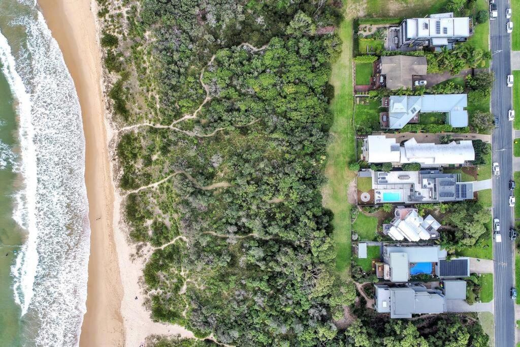 Beachfront Escape - 6 bedroom, Pool & beach access