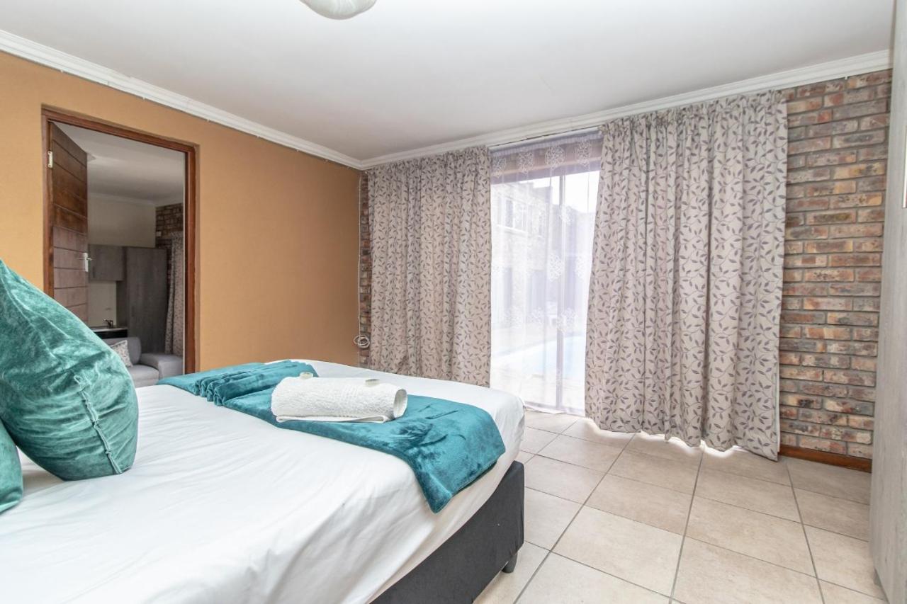 Bluewater Bay Vakhusi on 7 Joycelyn view 5