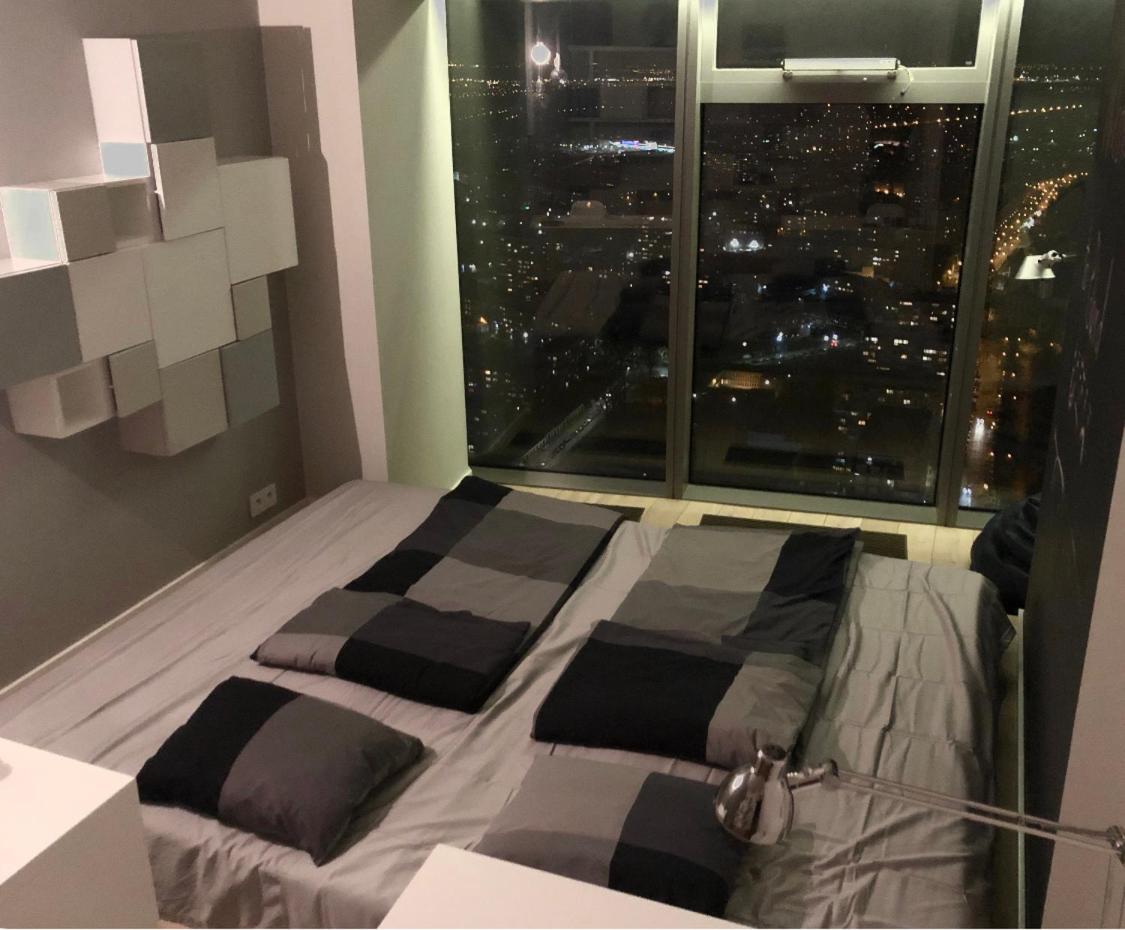 Vantage Point Apartament Sky Tower view 2