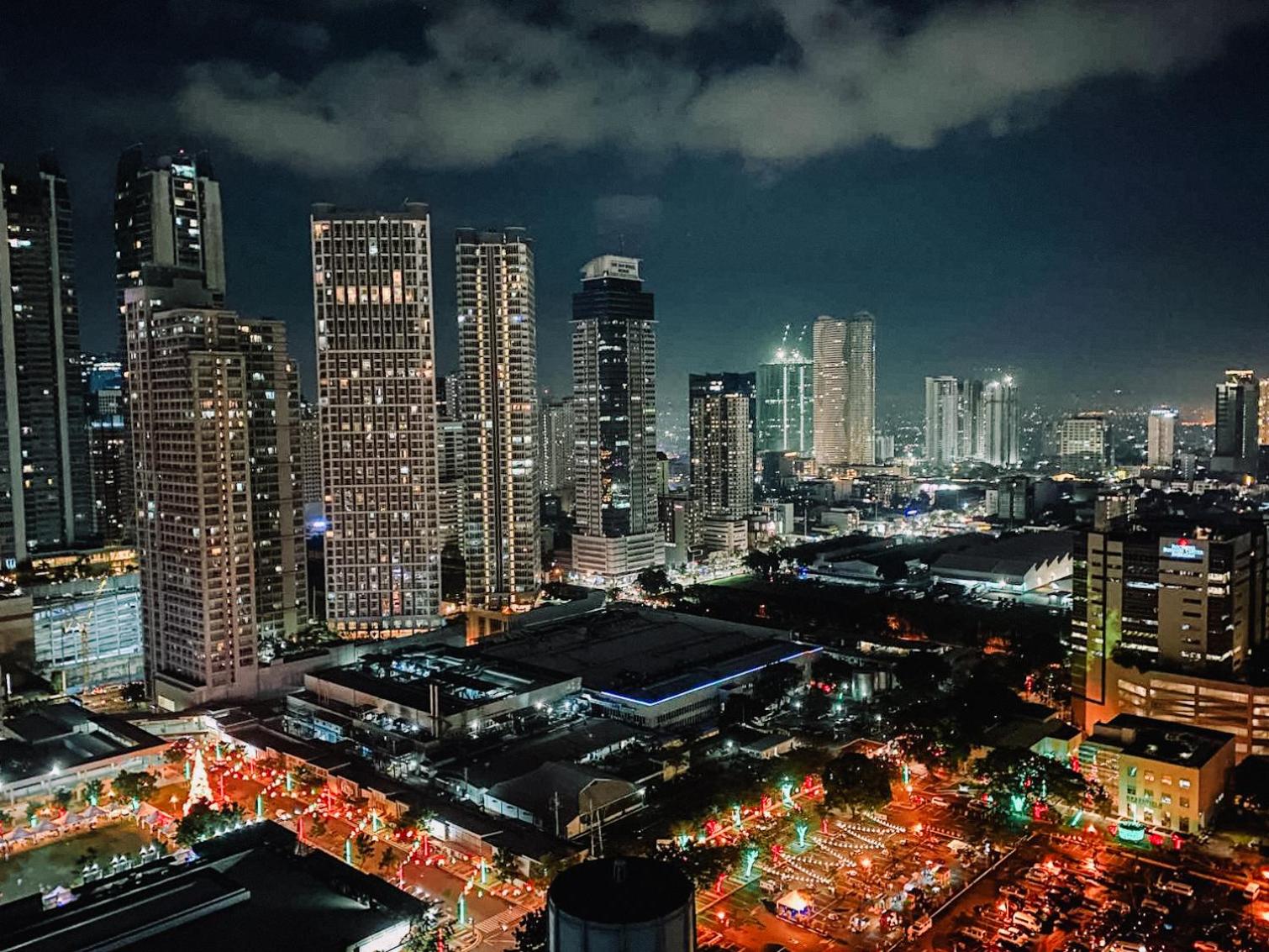 Fame Residences Tower-1 Unit 3207 in Mandaluyong 1 Br w Balcony City view view 3