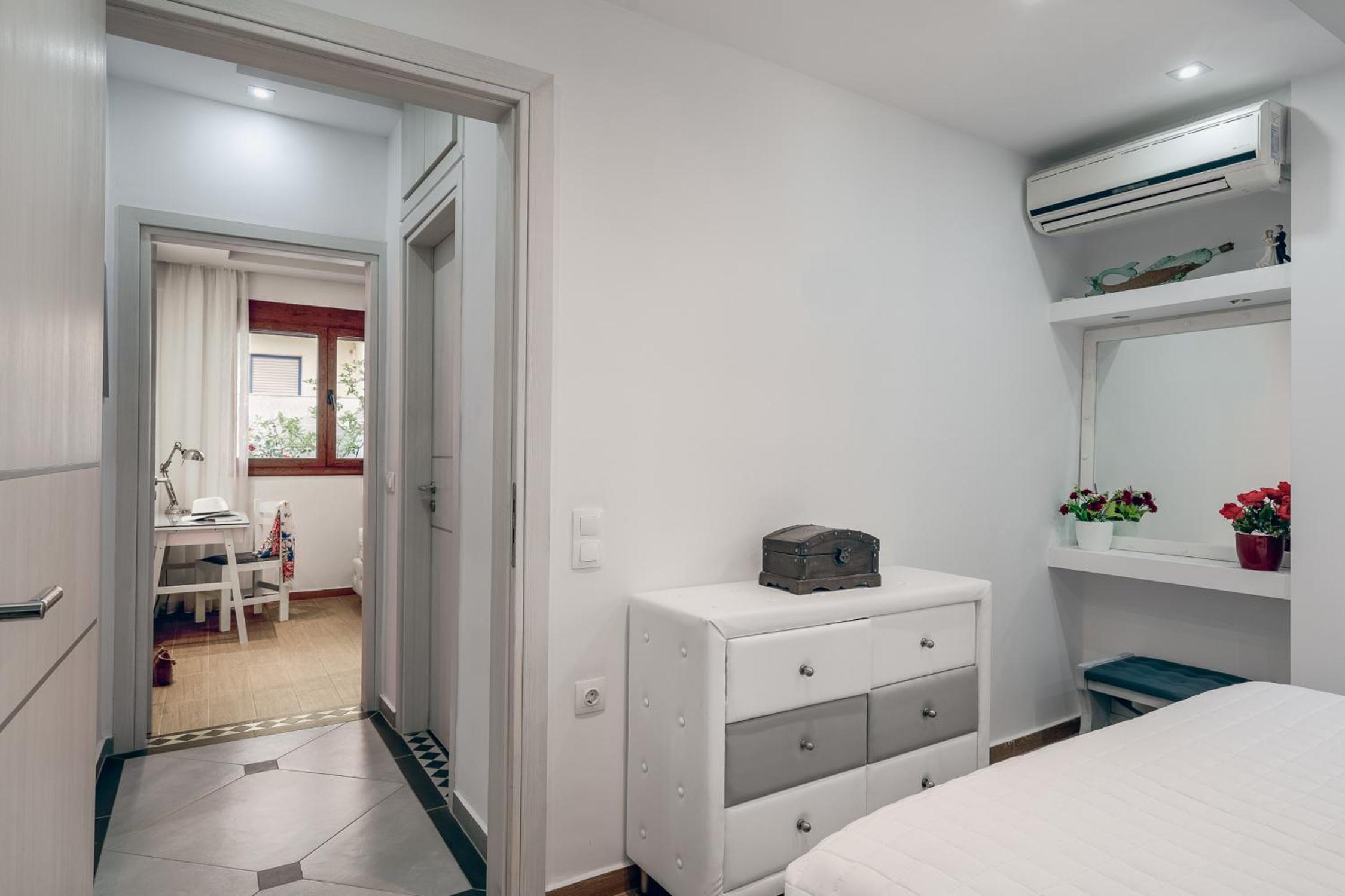 Vasili's Home - 5 Min from the City Ceter
