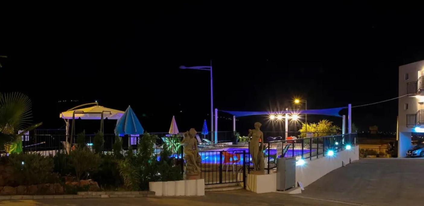 Panoramic Holidays - Deluxe 1