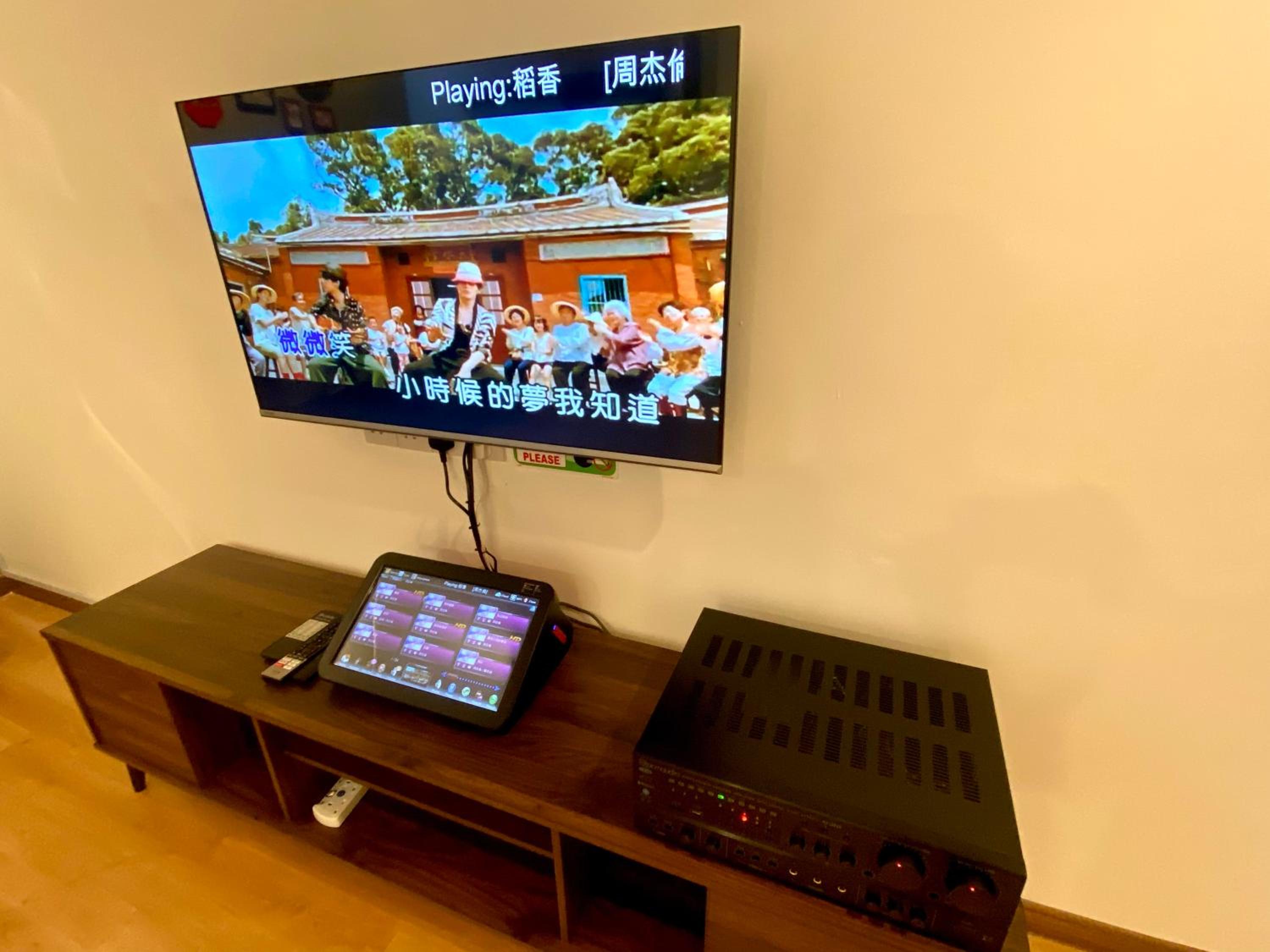 comfy 3-bedrooms with family karaoke Max-10pax photo 8