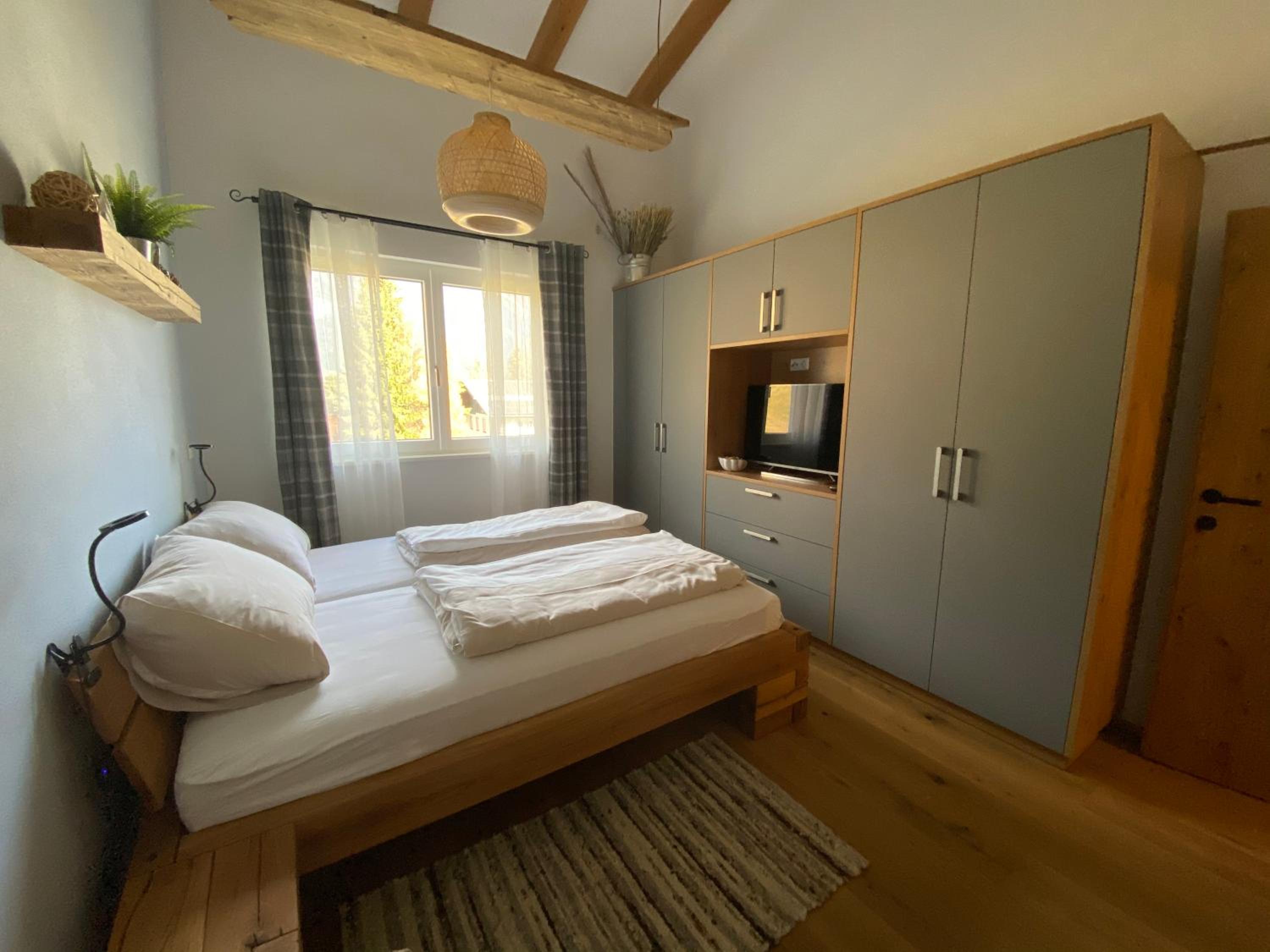 Moderne Kaminstube