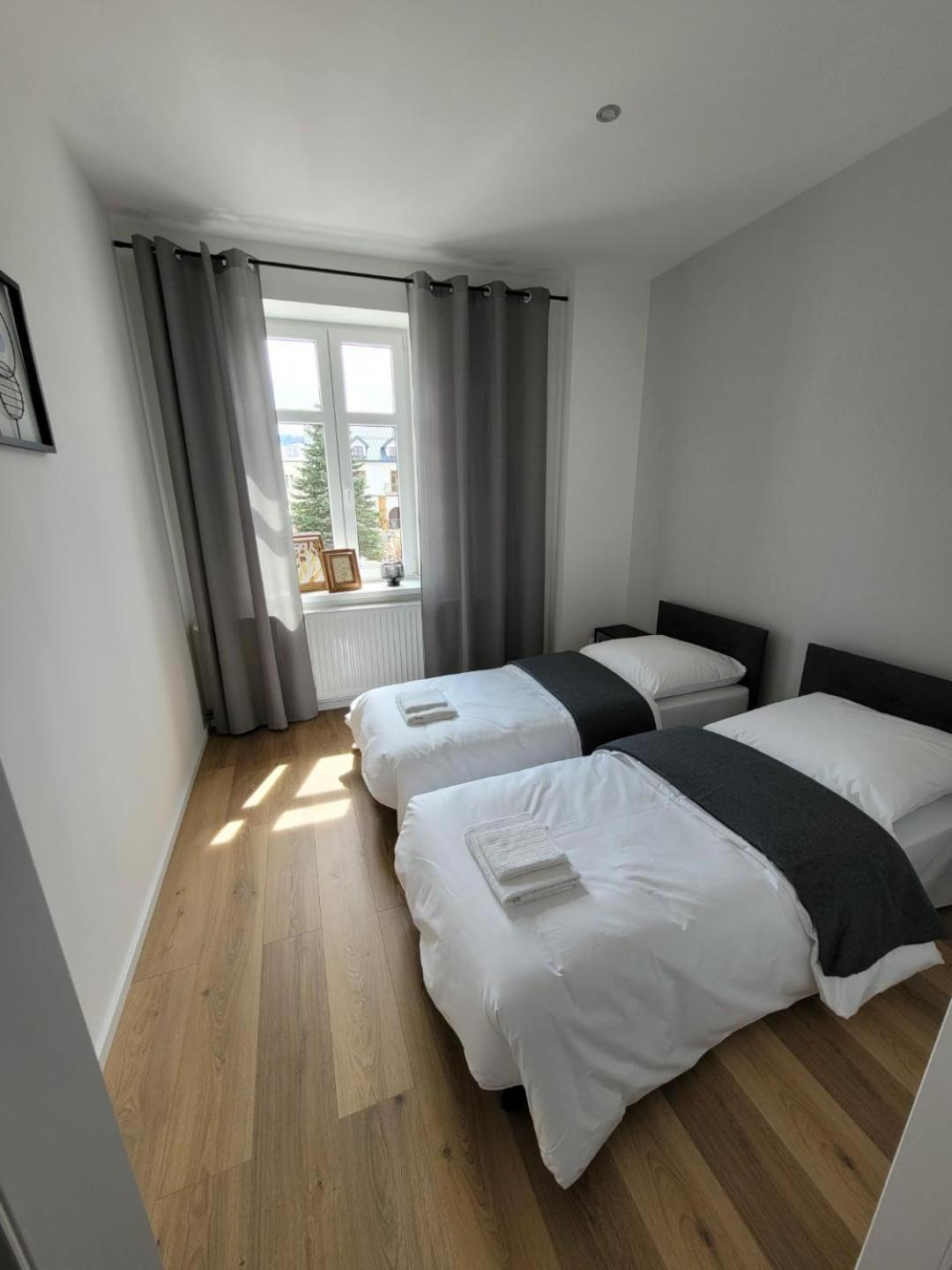 RYNEK 2 DUKLA- POKOJE I APARTAMENTY view 3