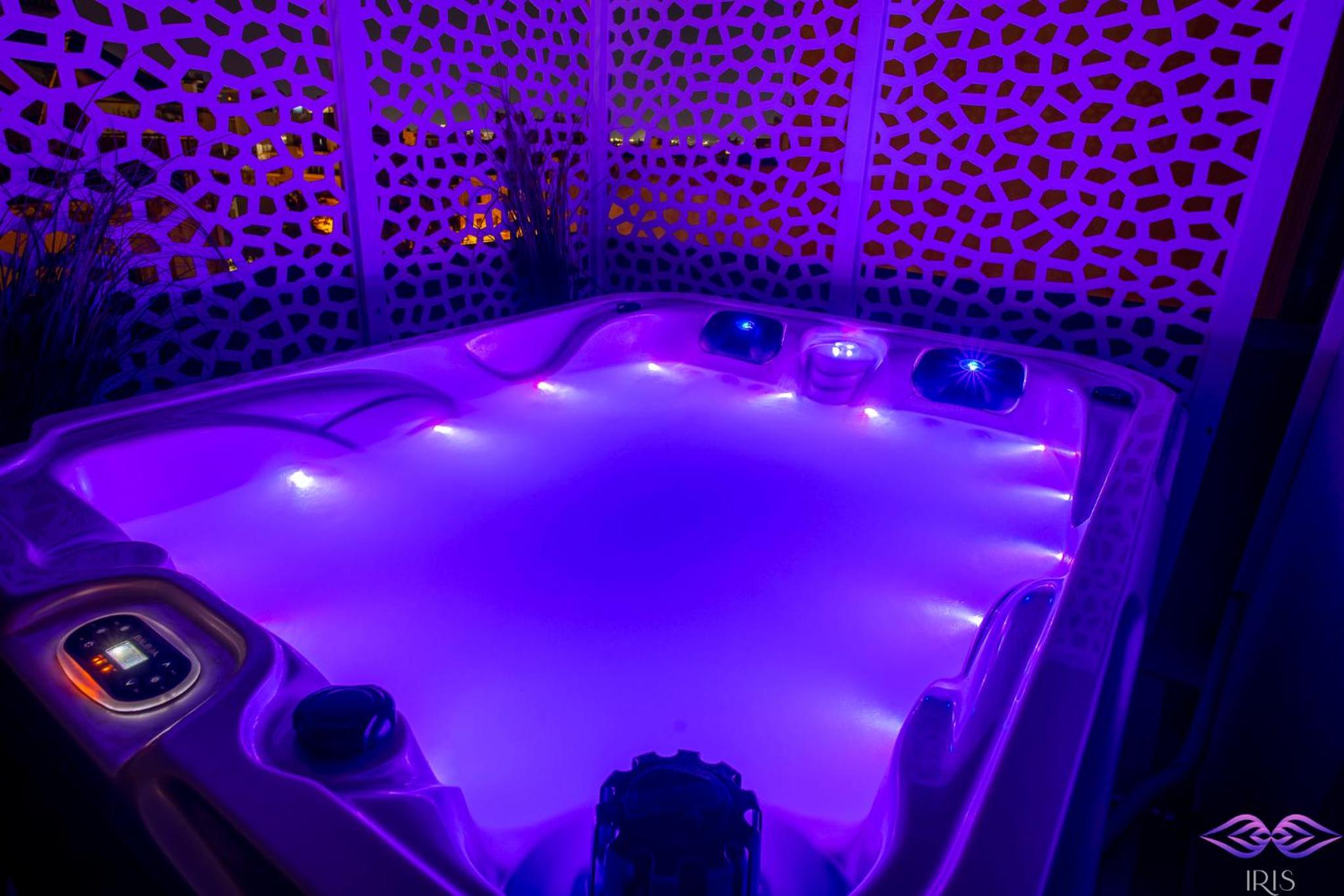 Iris Penthouse - Luxury Acropolis View and Jacuzzi
