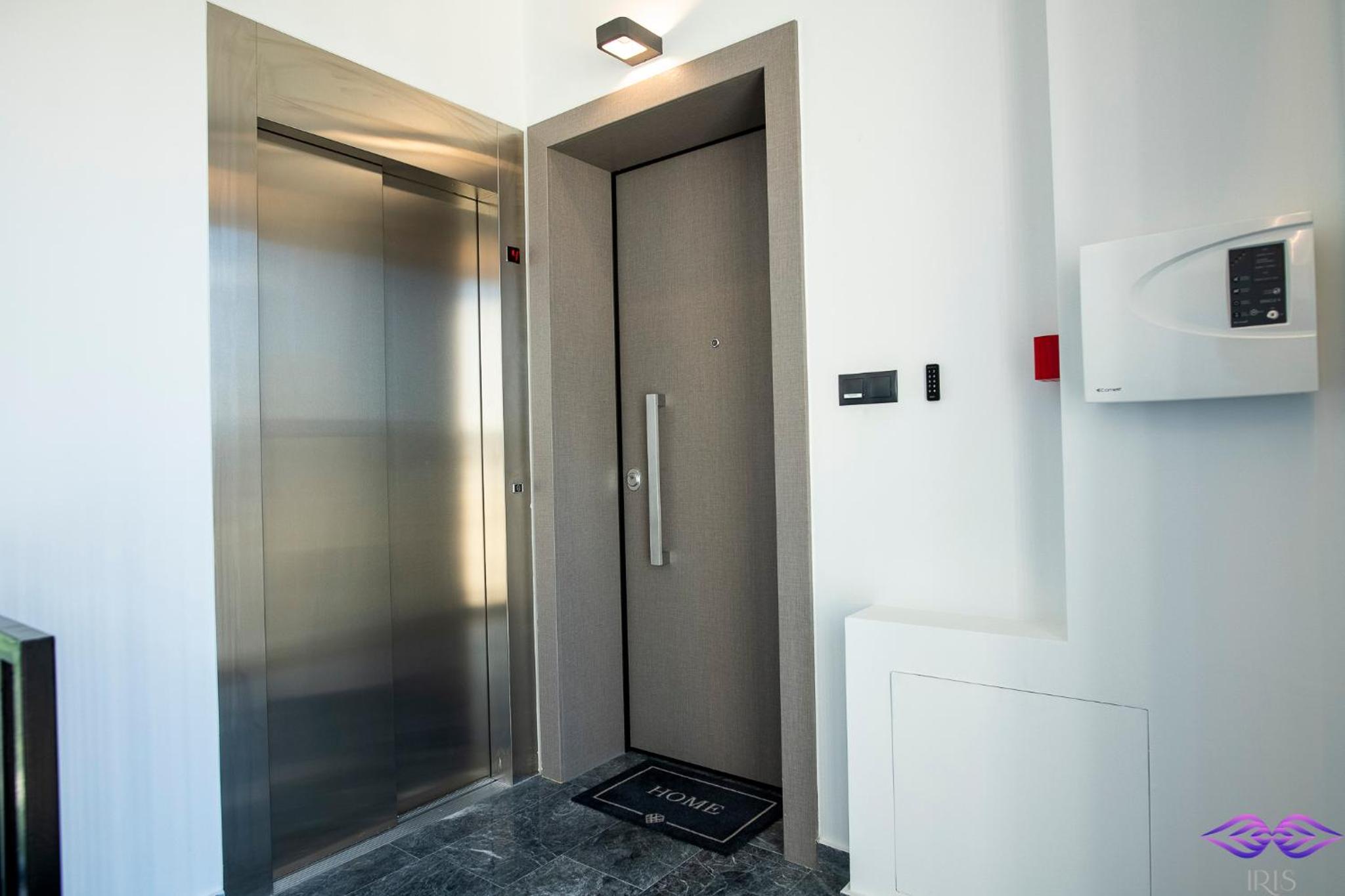 Iris Penthouse - Luxury Acropolis View and Jacuzzi