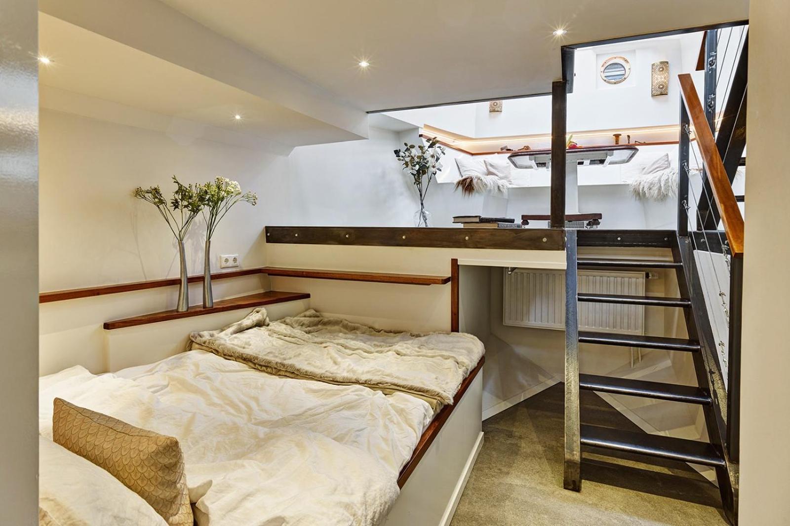 A304 Romantic SeaShip in top Center