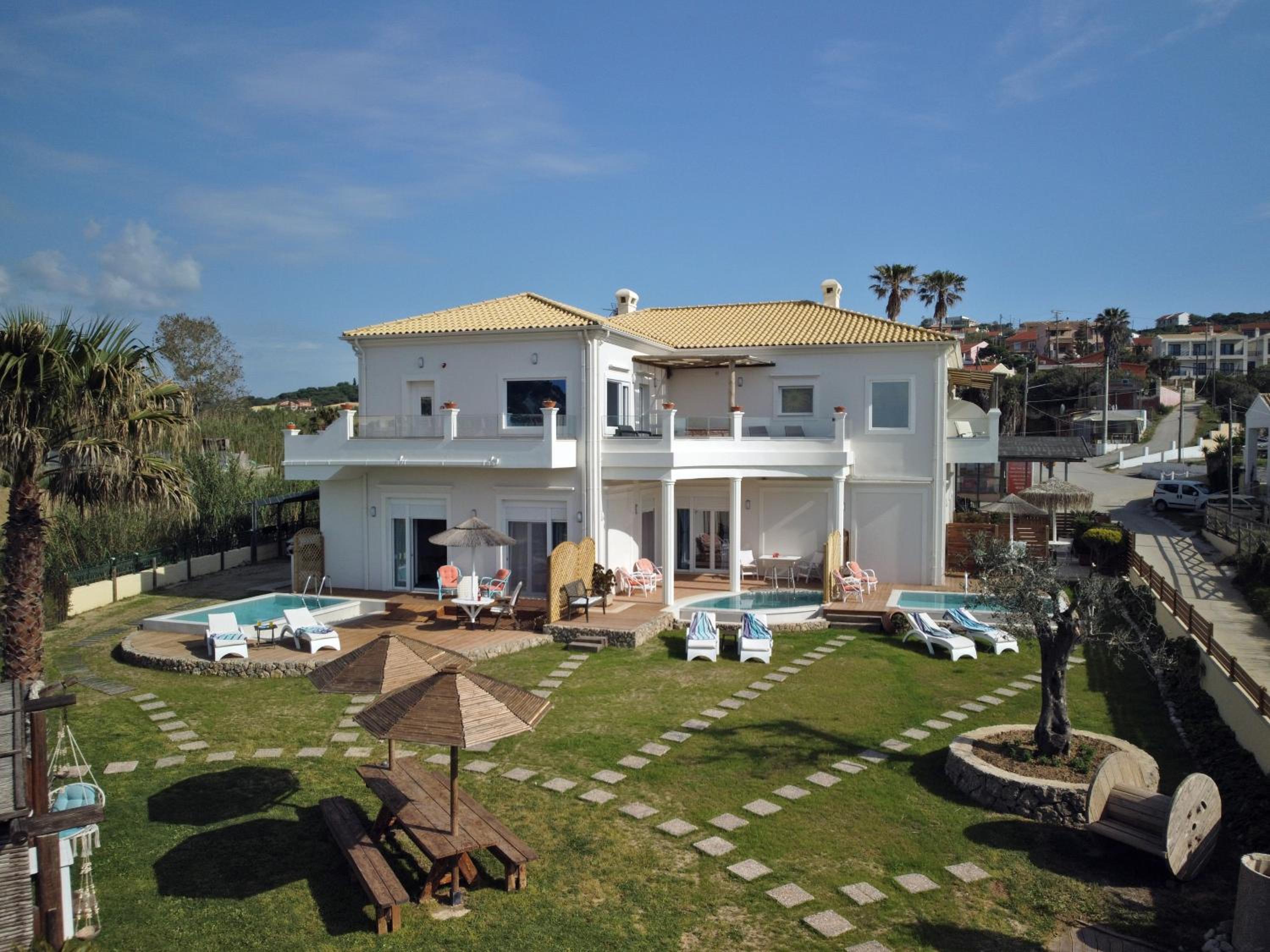 Margarita's Luxury Suites photo 4