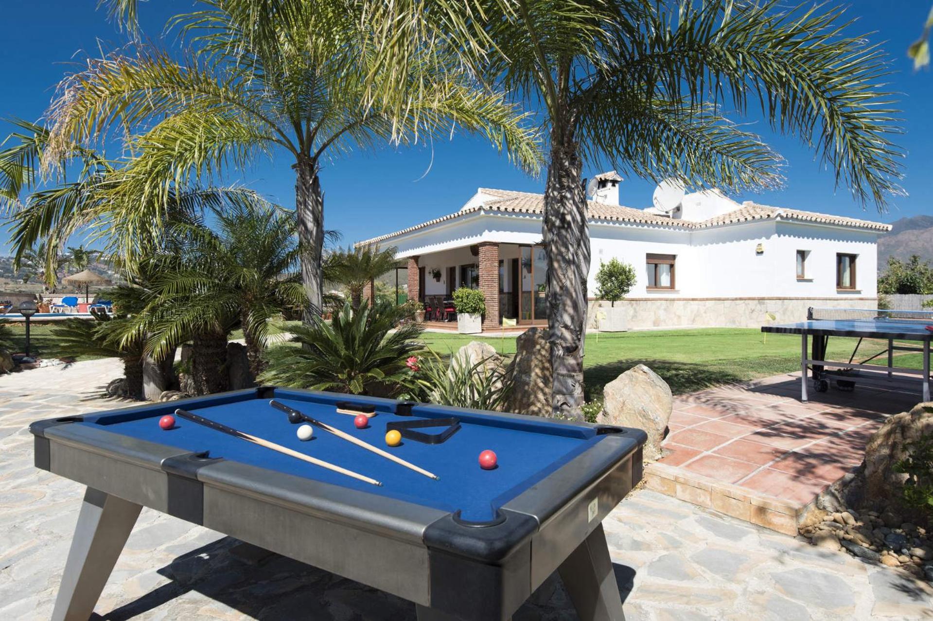 Villa Algazara by Villa Plus