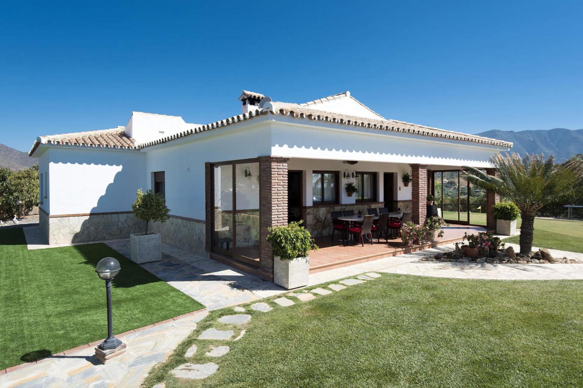 Villa Algazara by Villa Plus