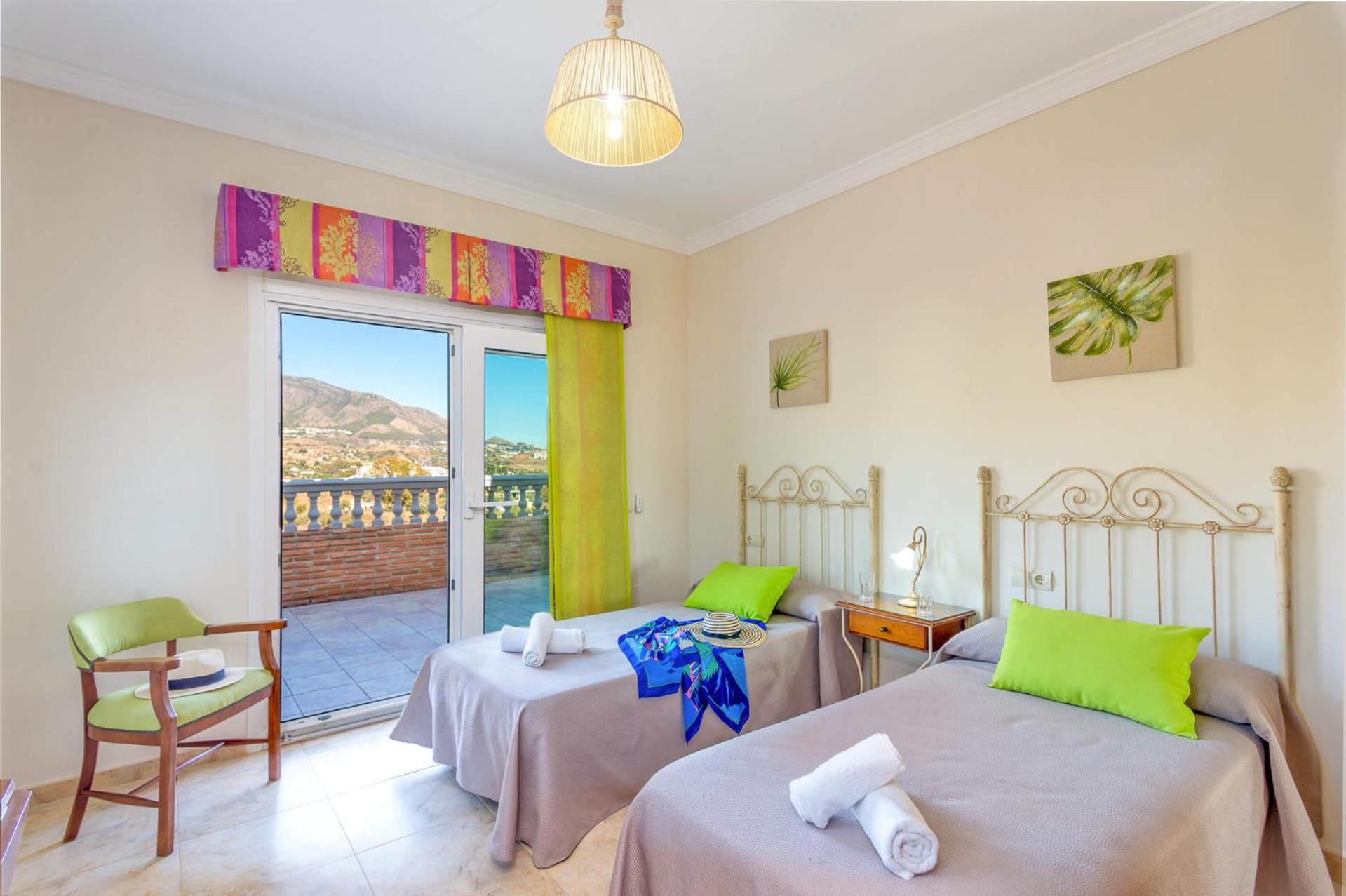 Villa Trebol by Villa Plus