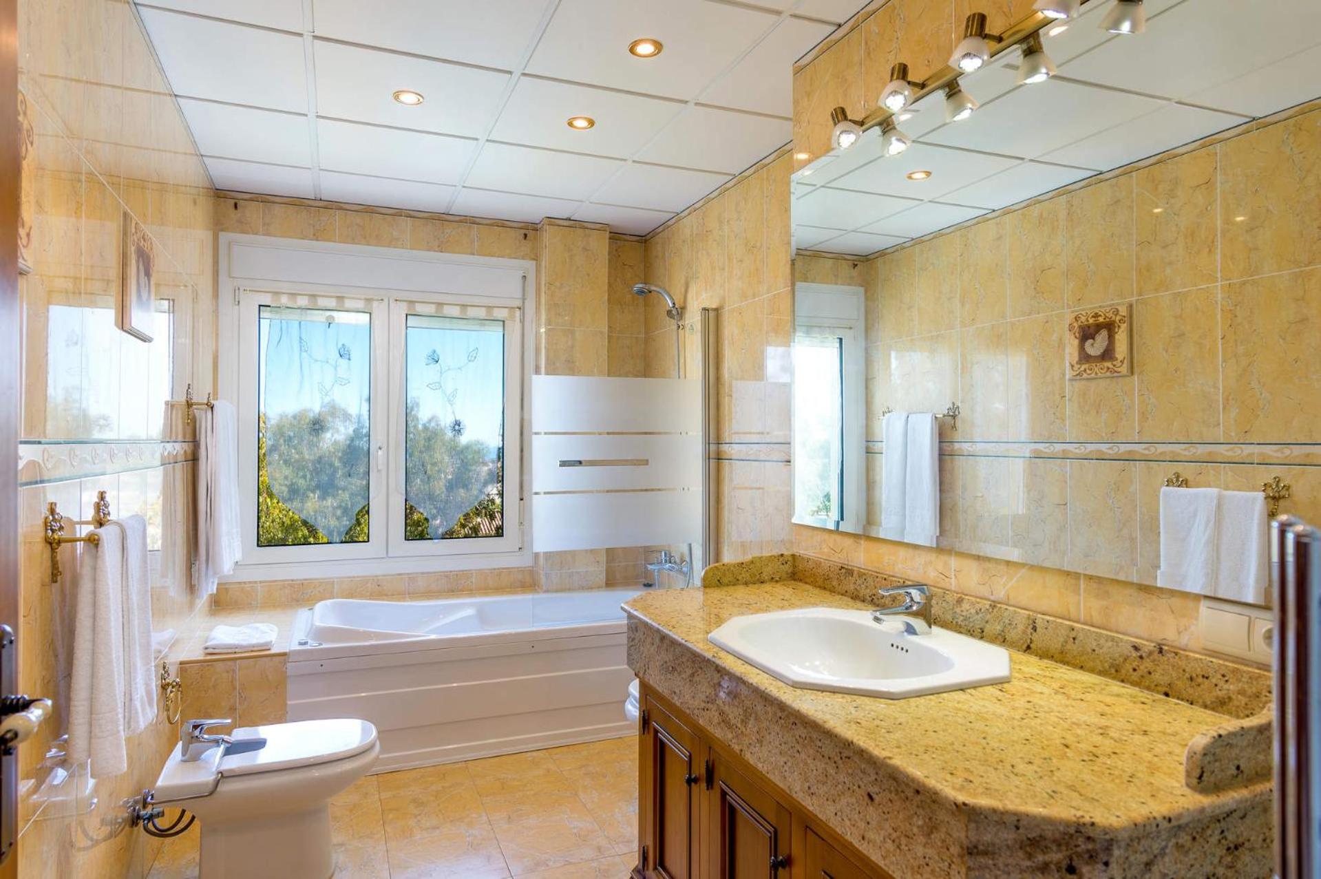 Villa Trebol by Villa Plus