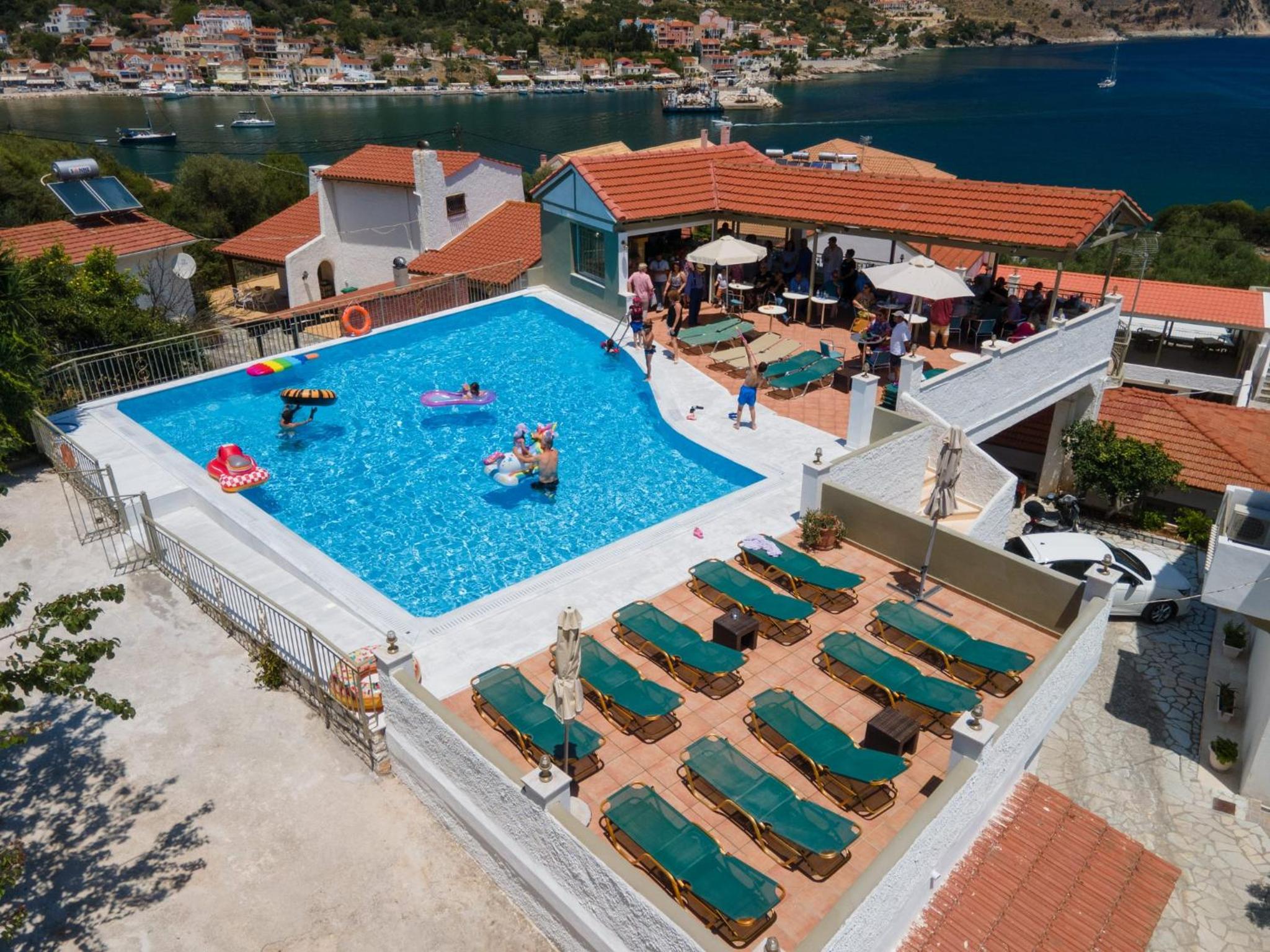MAKIS VILLAGE-APARTMENTS view 3