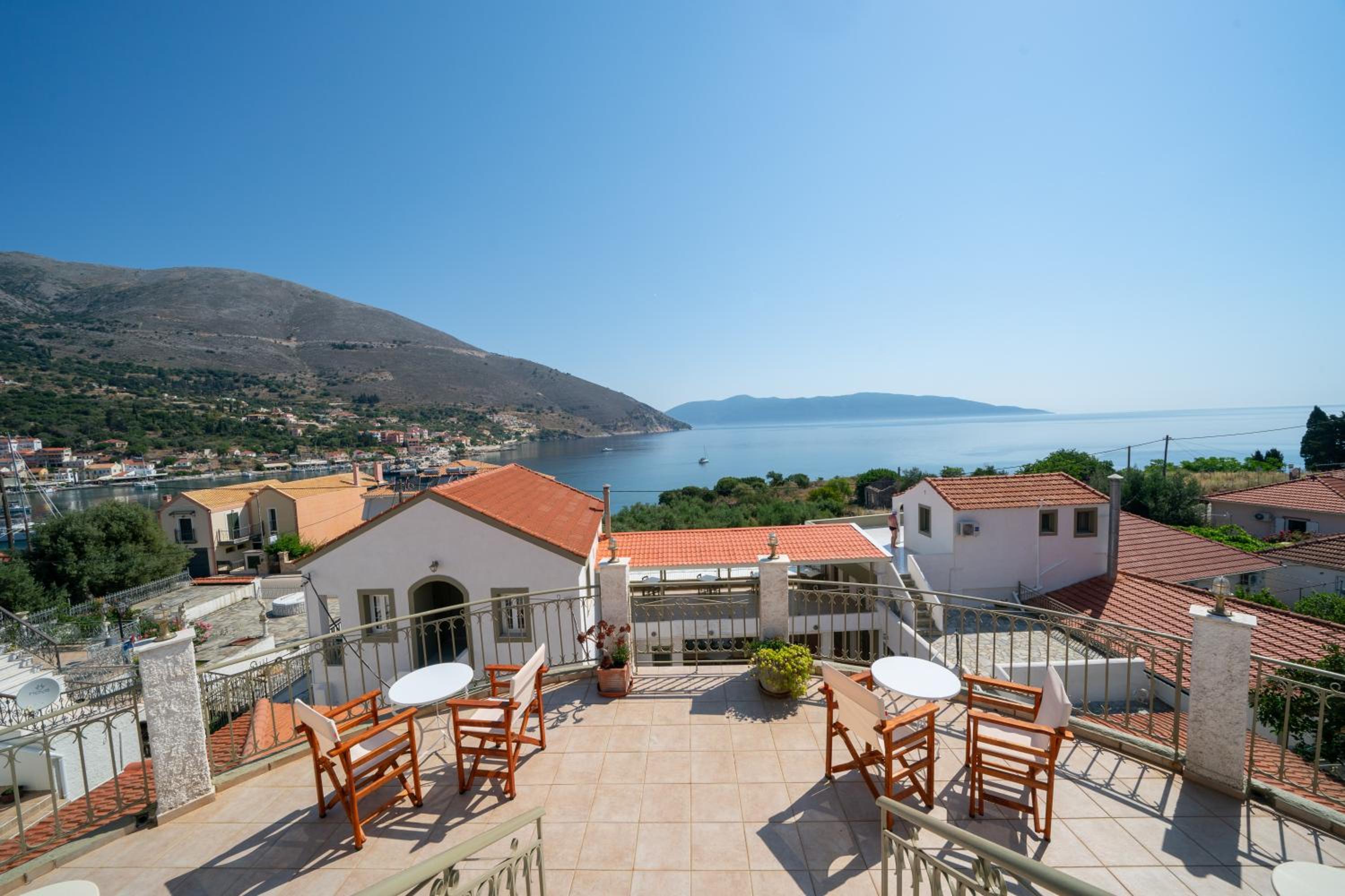 MAKIS VILLAGE-APARTMENTS view 4