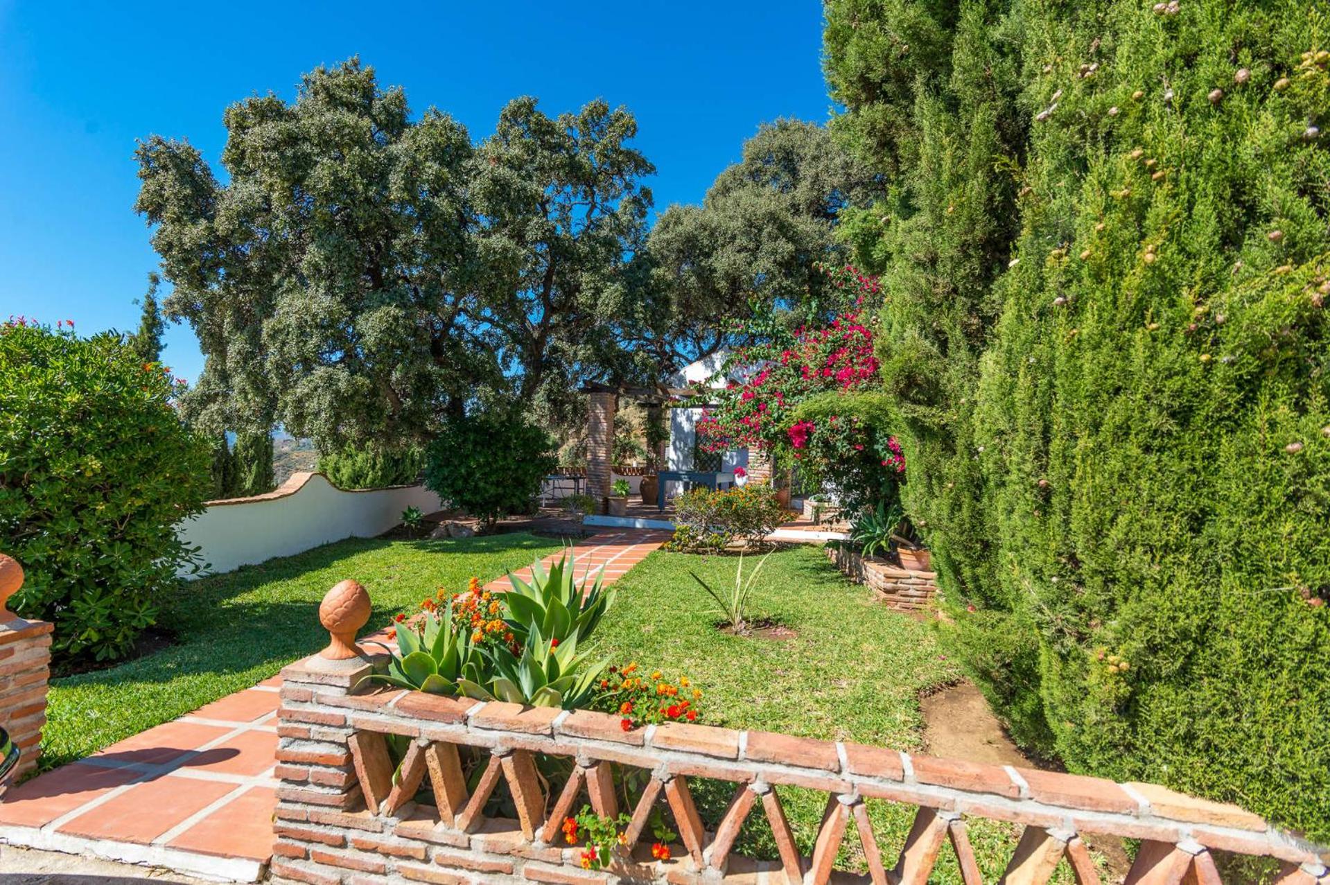 Villa Encinas by Villa Plus