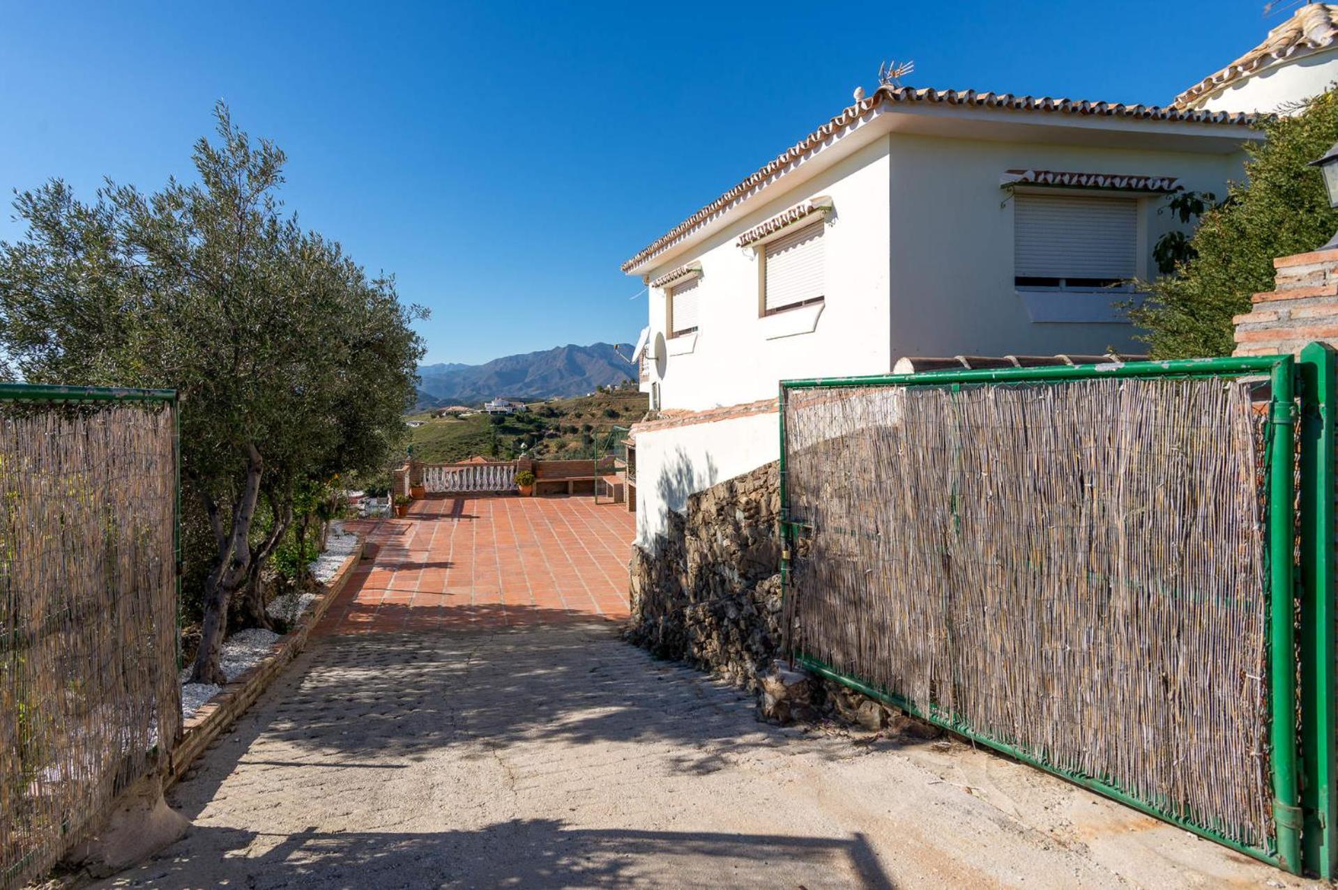 Villa Alqueria by Villa Plus