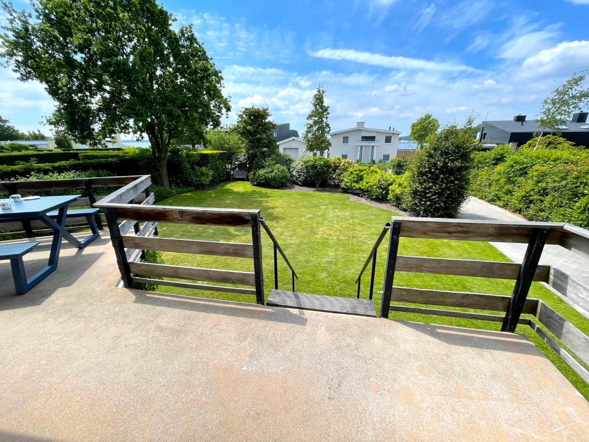 Holidayhouse De Schotsman view 3