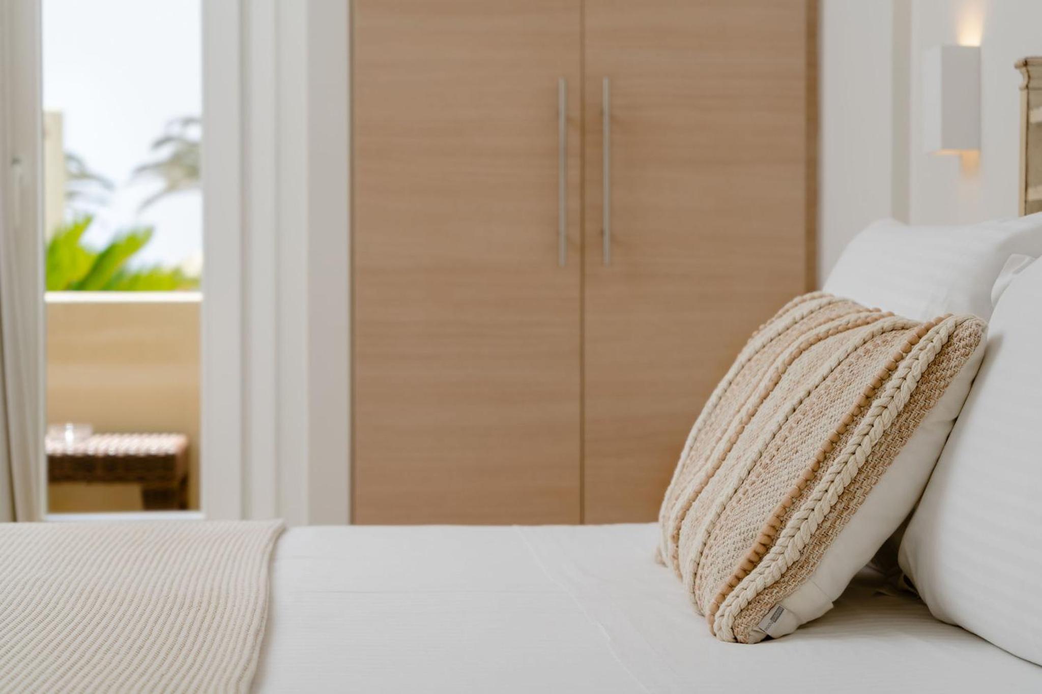Finikas Hotel