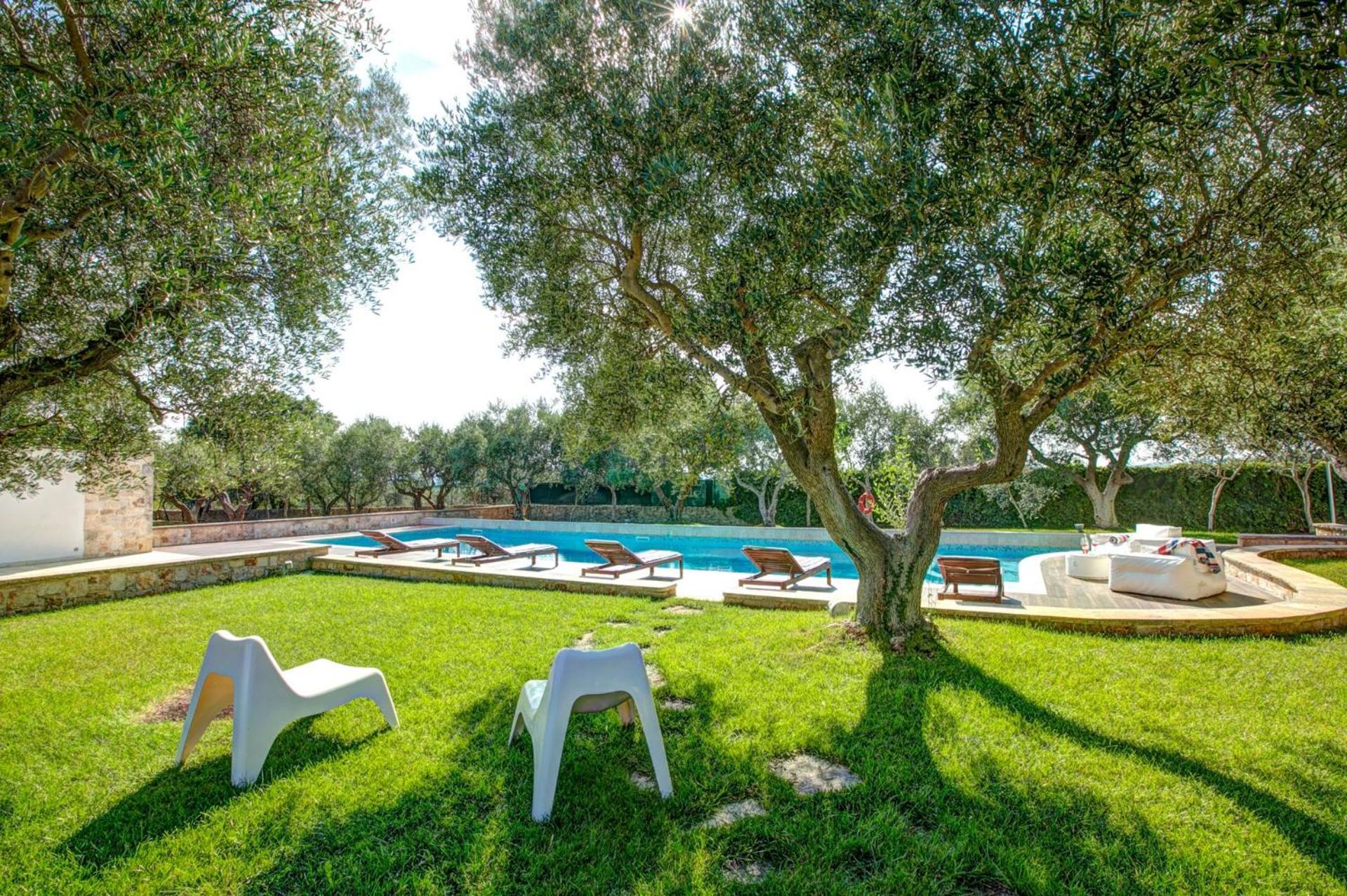 Villa Trulli Carolina by Villa Plus view 4