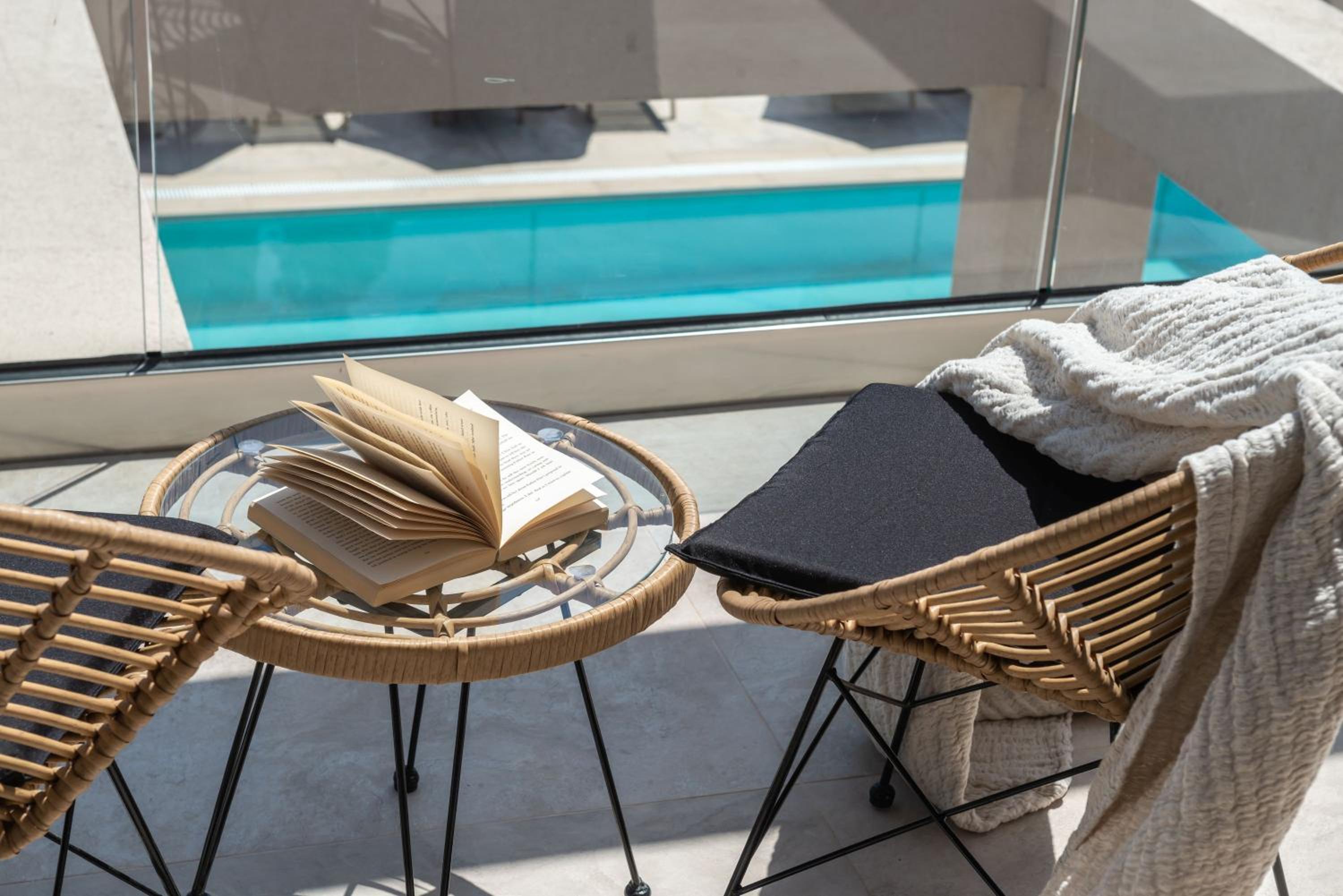 Delight Luxury Villa - Contemporary Elegance & Tranquility, by ZanteWize