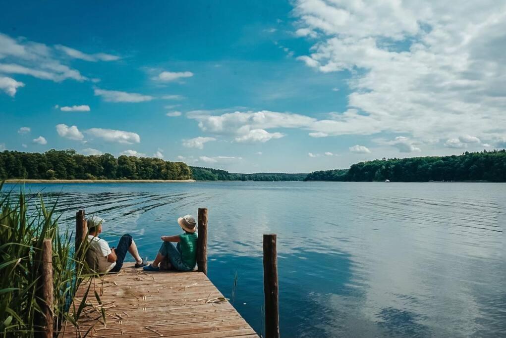 Holzhaus direkt am See