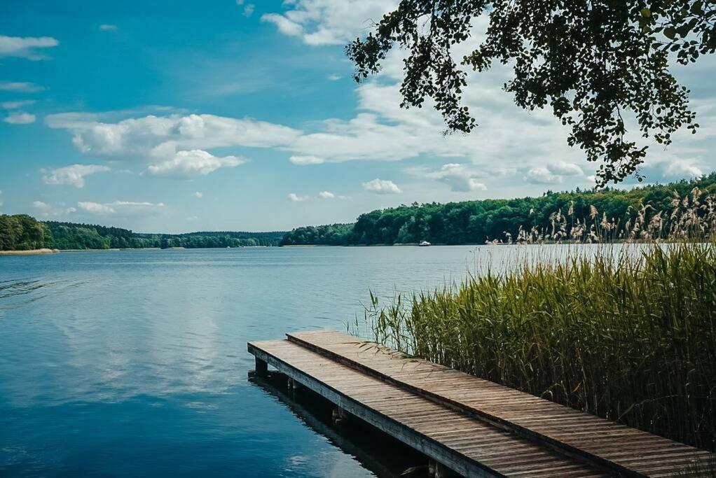 Holzhaus direkt am See