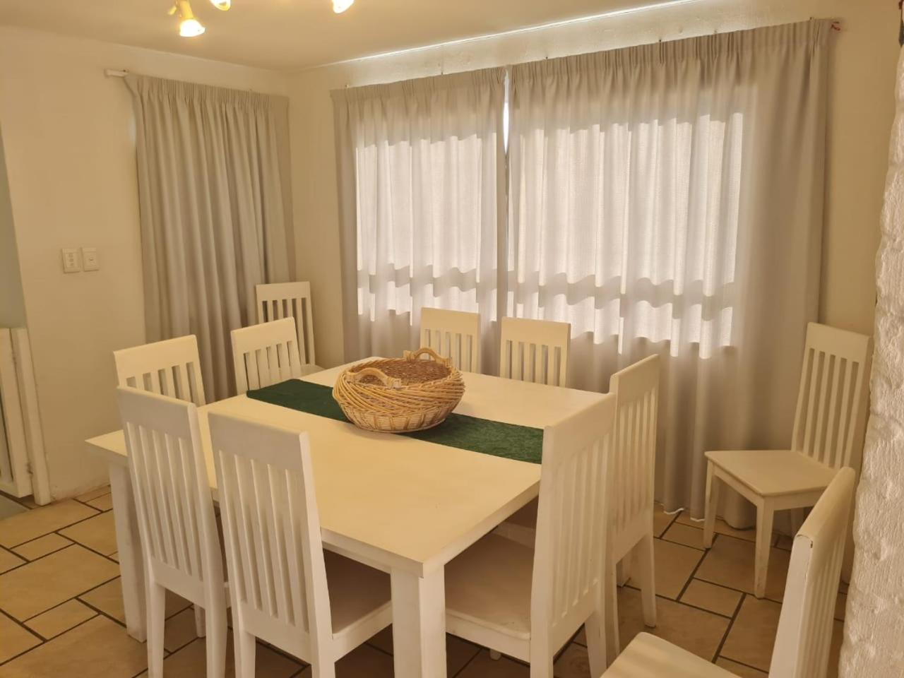 Hennie's House view 4