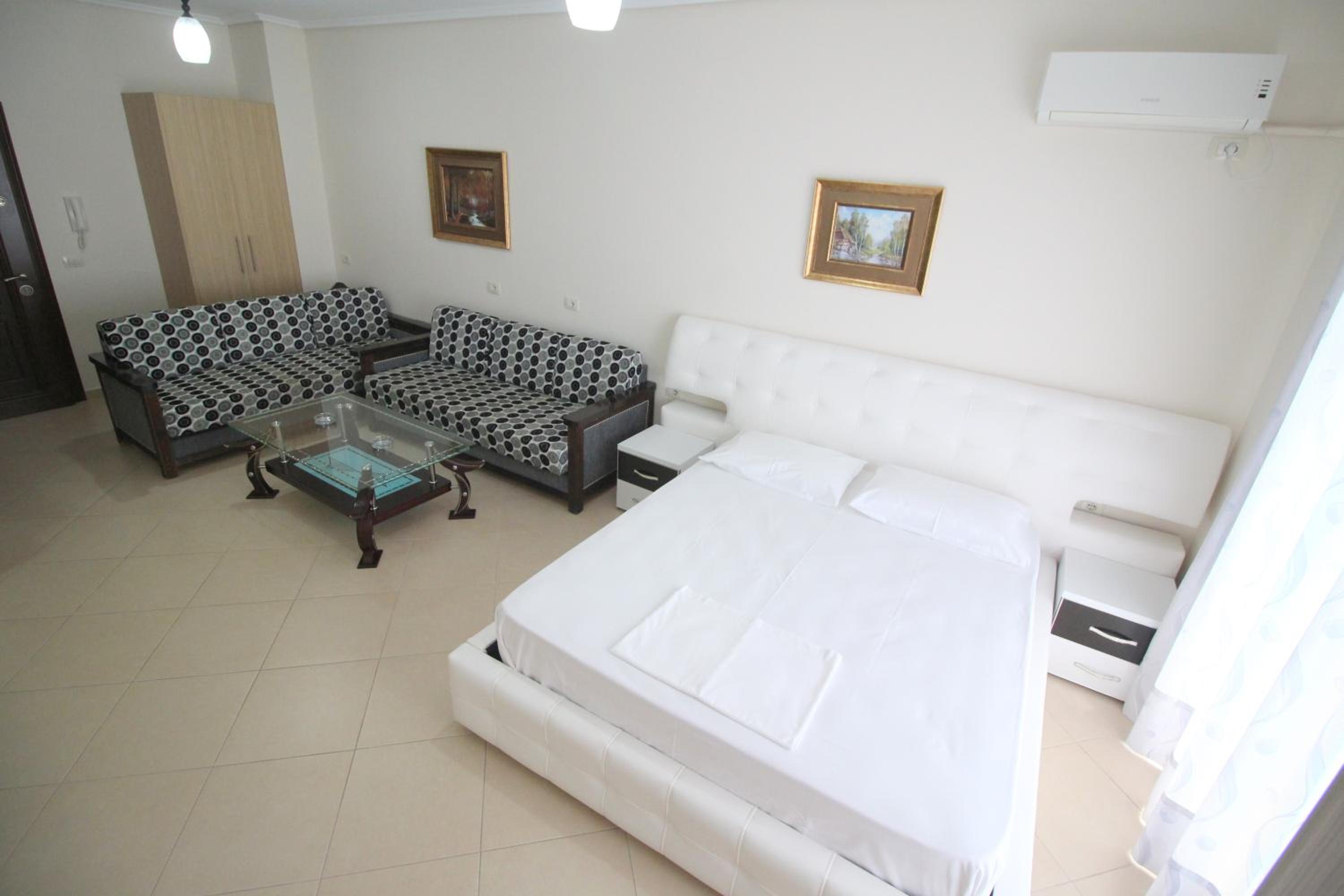 Klajdi Apartaments