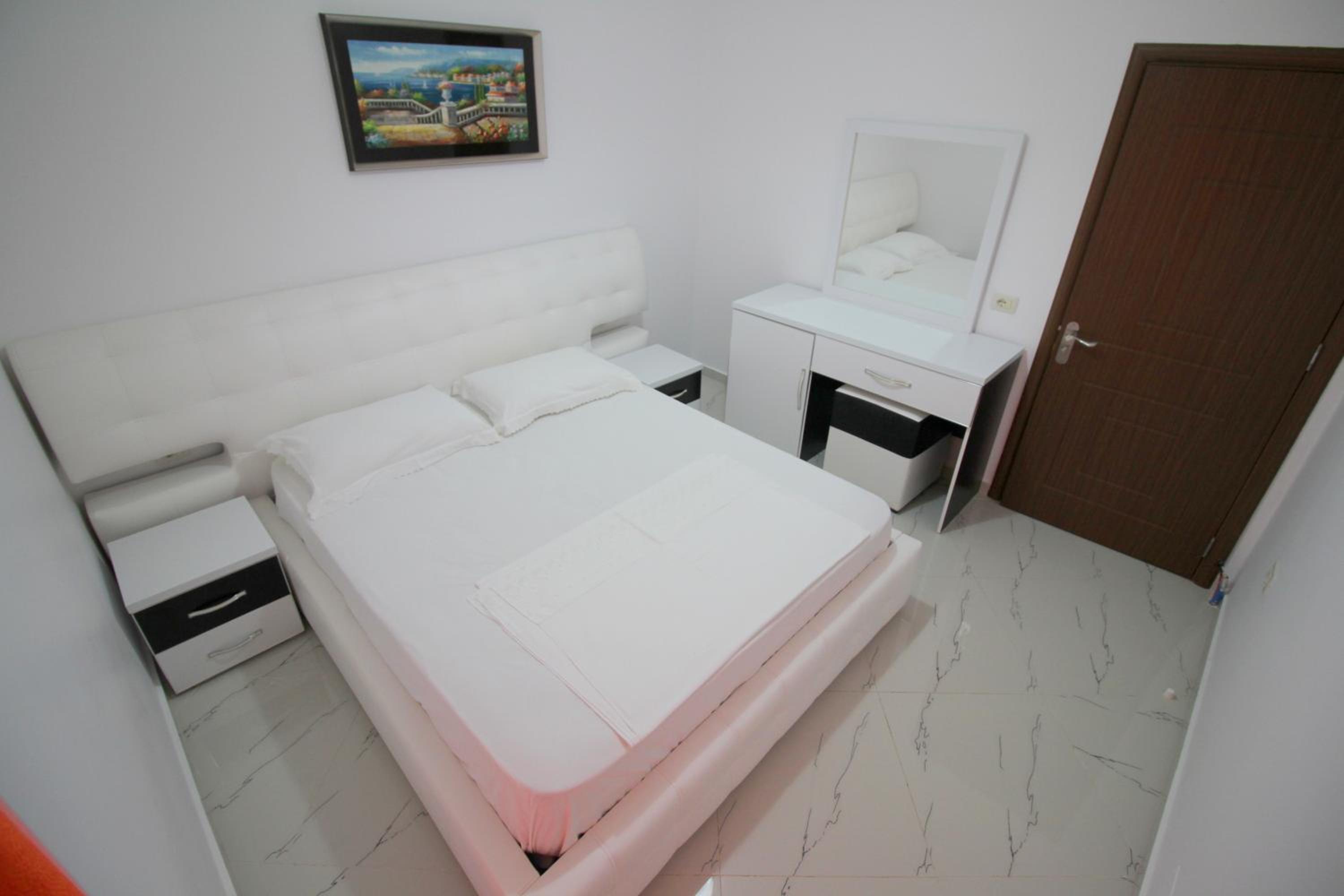Klajdi Apartaments