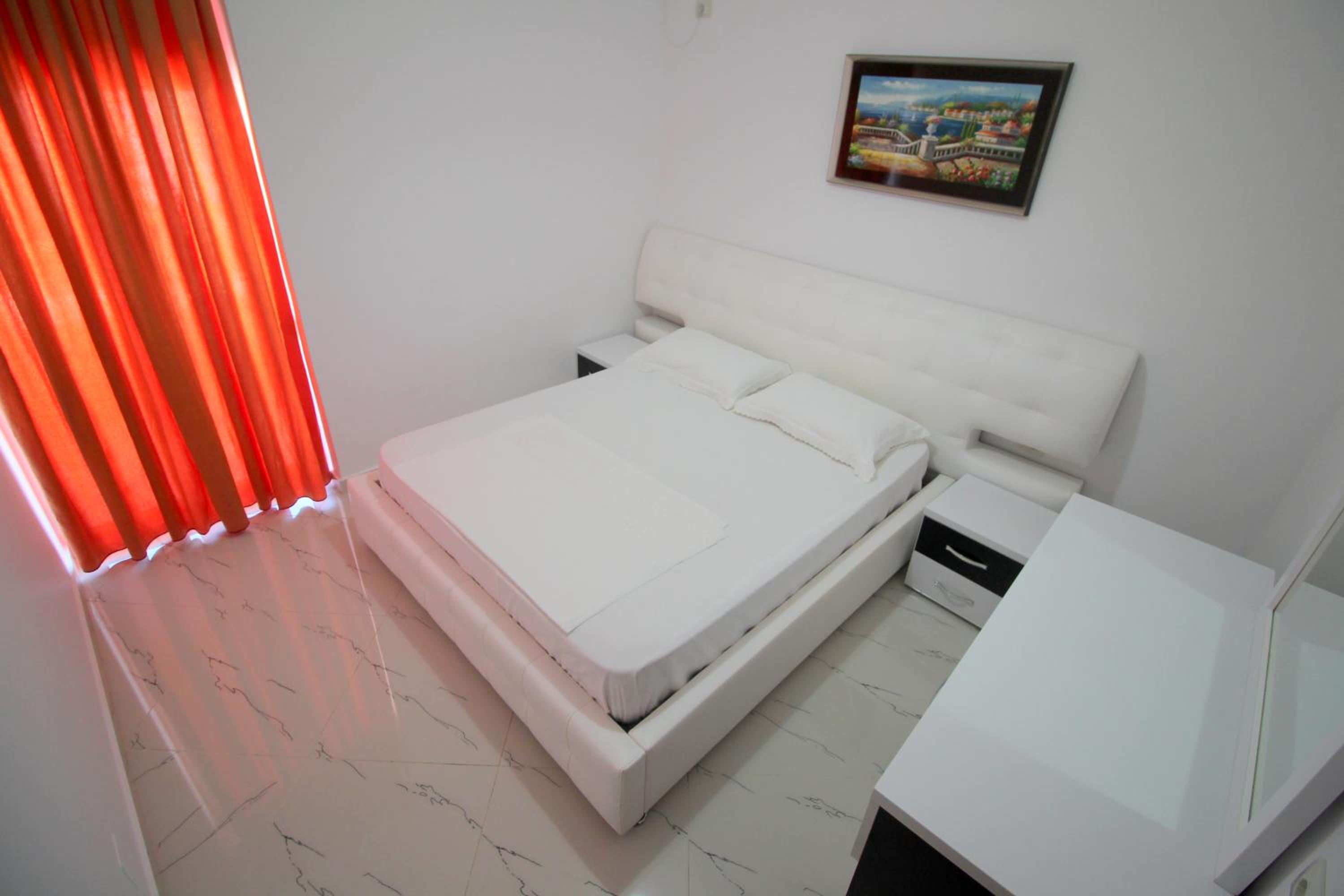 Klajdi Apartaments
