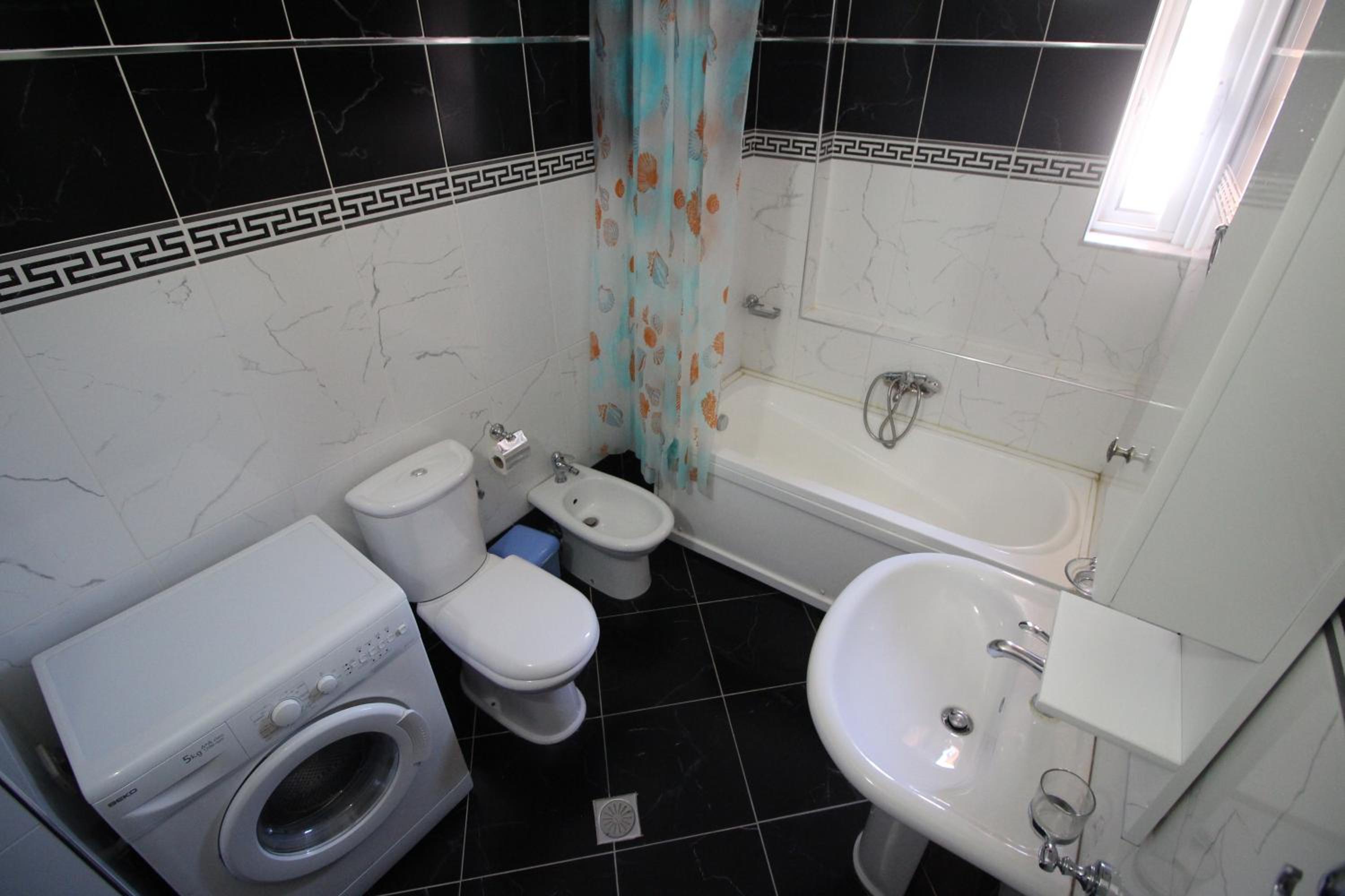 Klajdi Apartaments