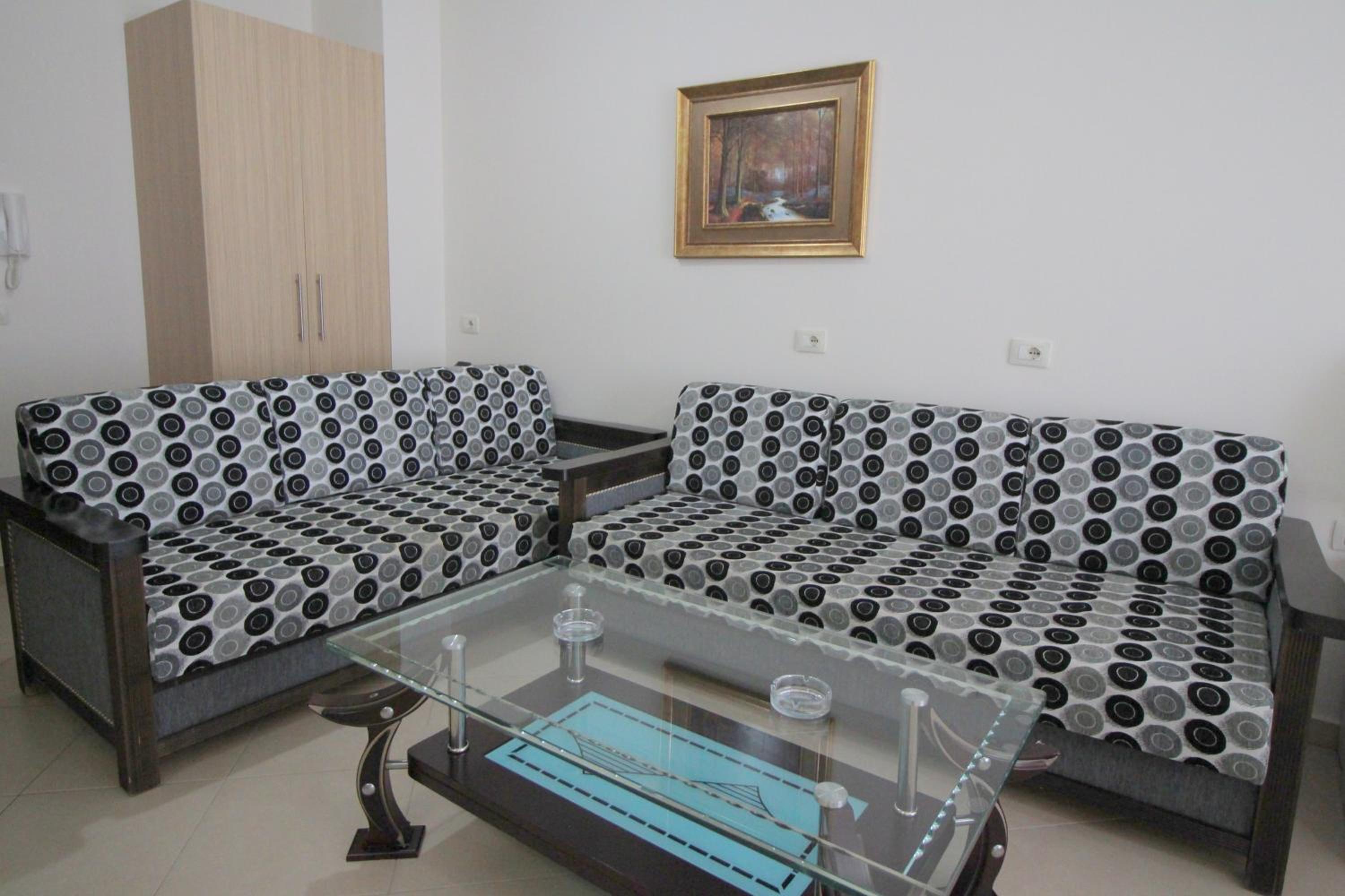 Klajdi Apartaments