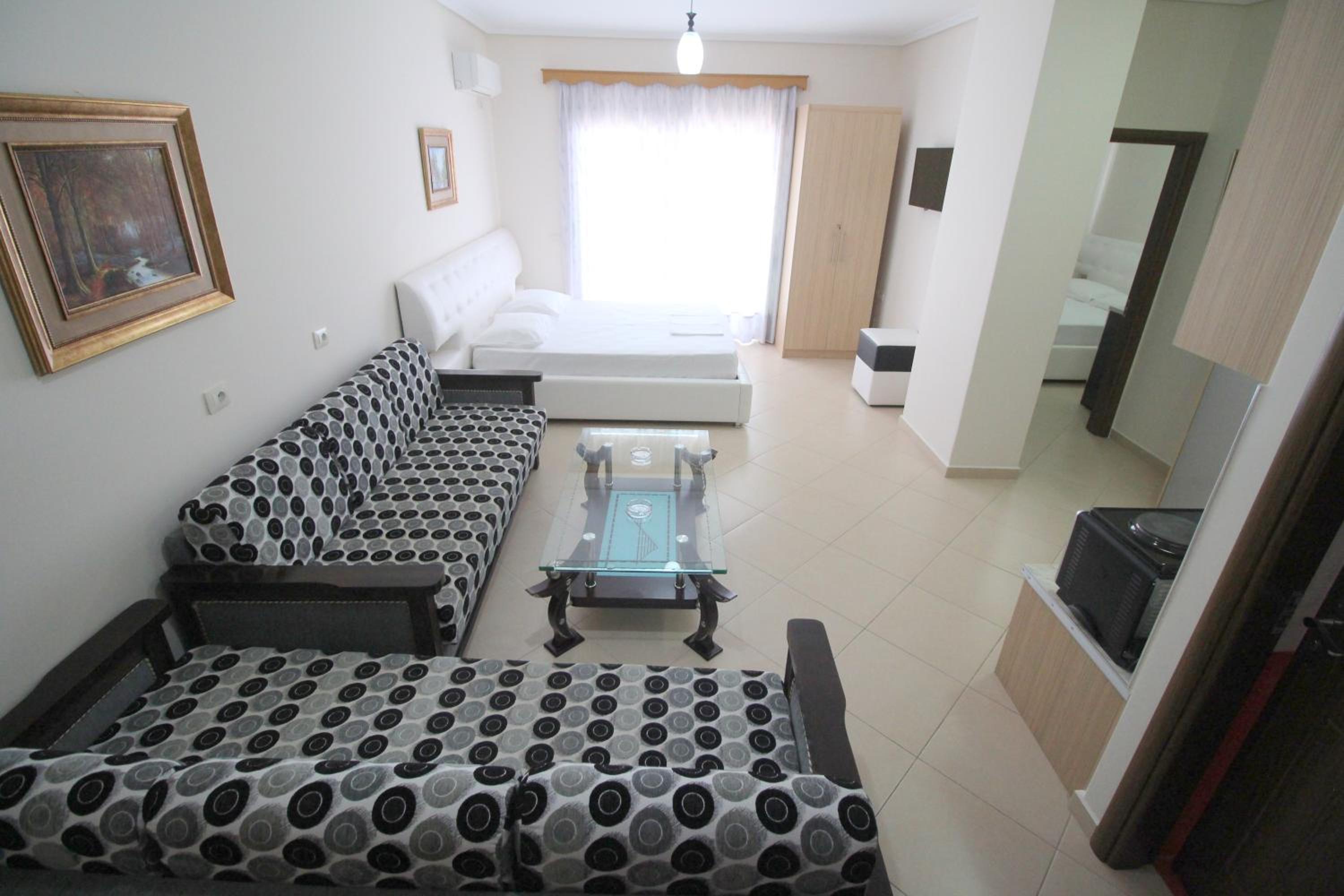Klajdi Apartaments