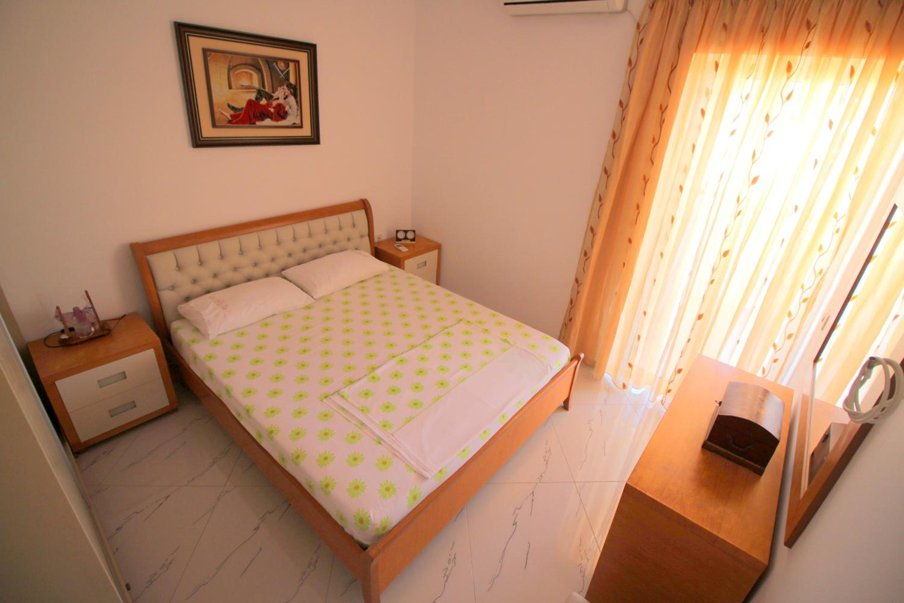 Klajdi Apartaments
