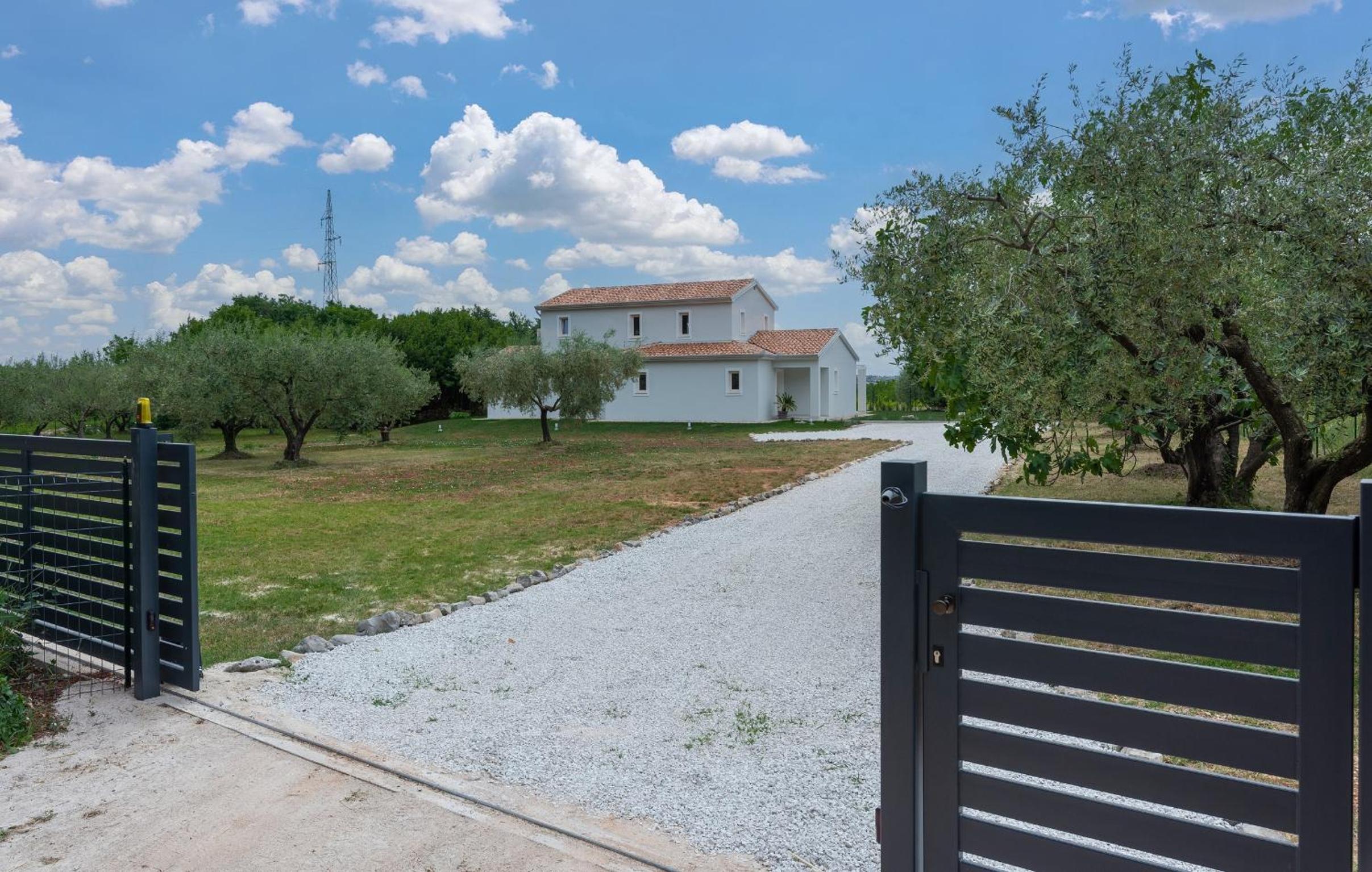 Villa Oliveti Torre view 3