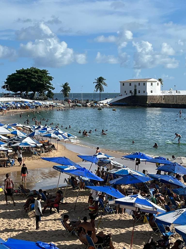 Apartamento pé na areia ,frente mar, perto de tudo view 3