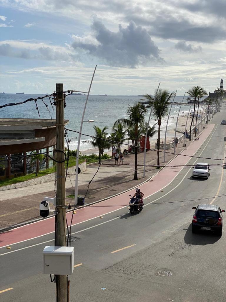 Apartamento pé na areia ,frente mar, perto de tudo view 5
