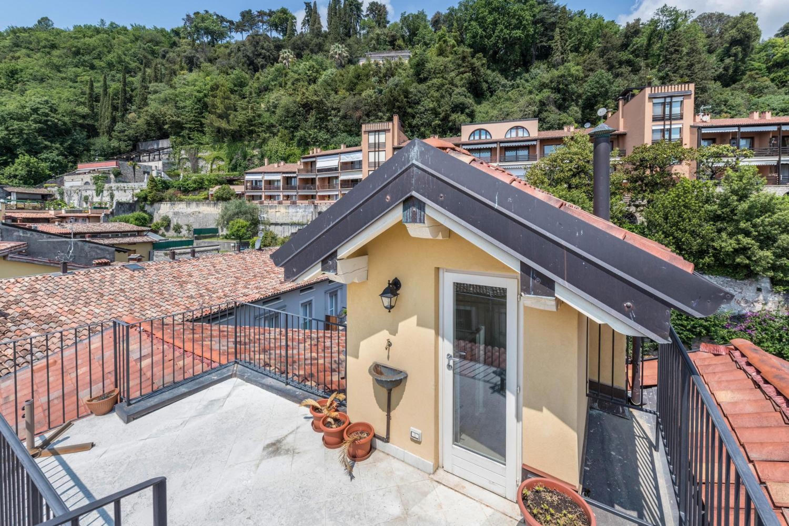 Il Golfo Attico Vista Lago
