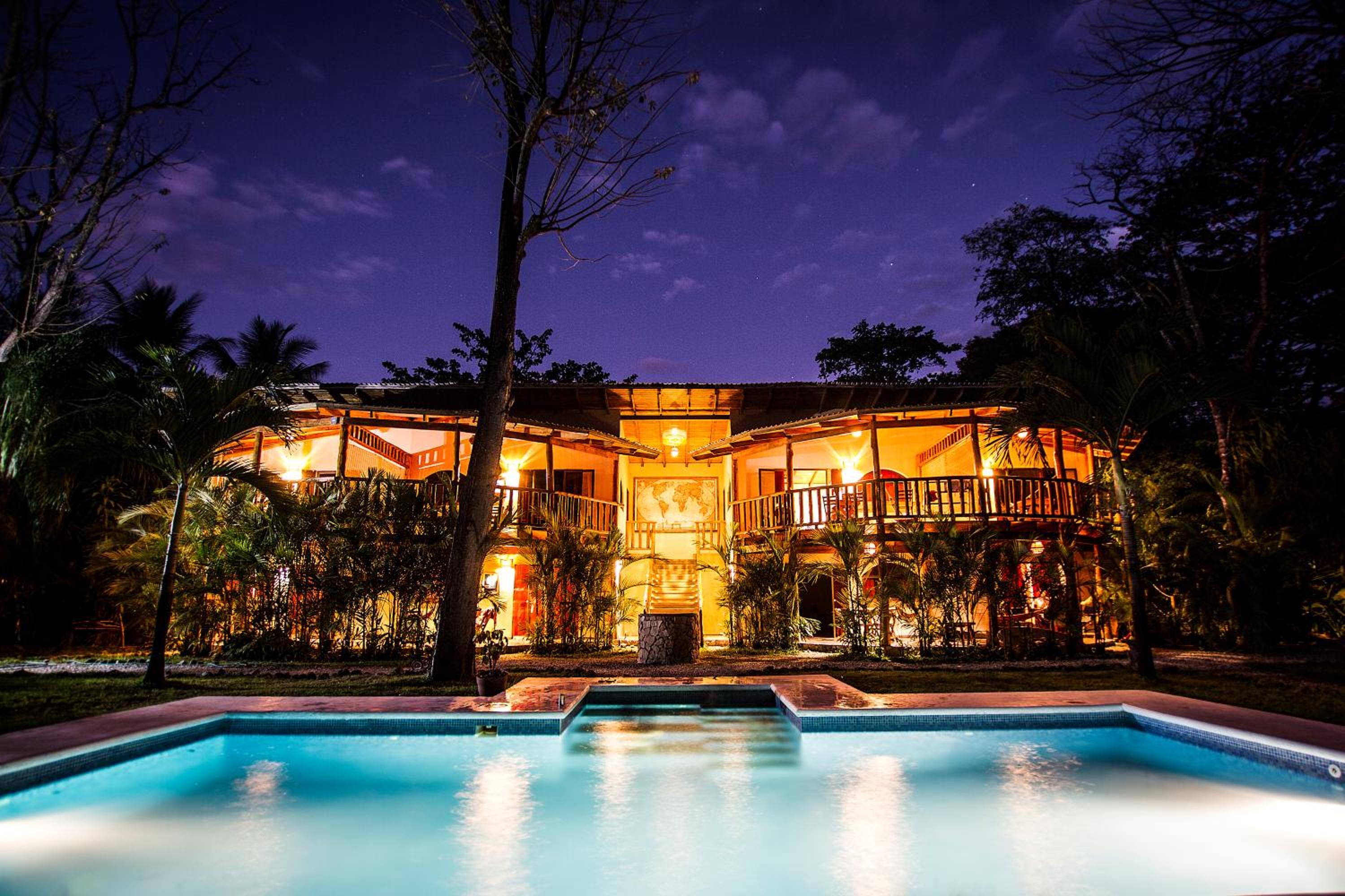 Hotel Pacifica Surf Studios - Image 1