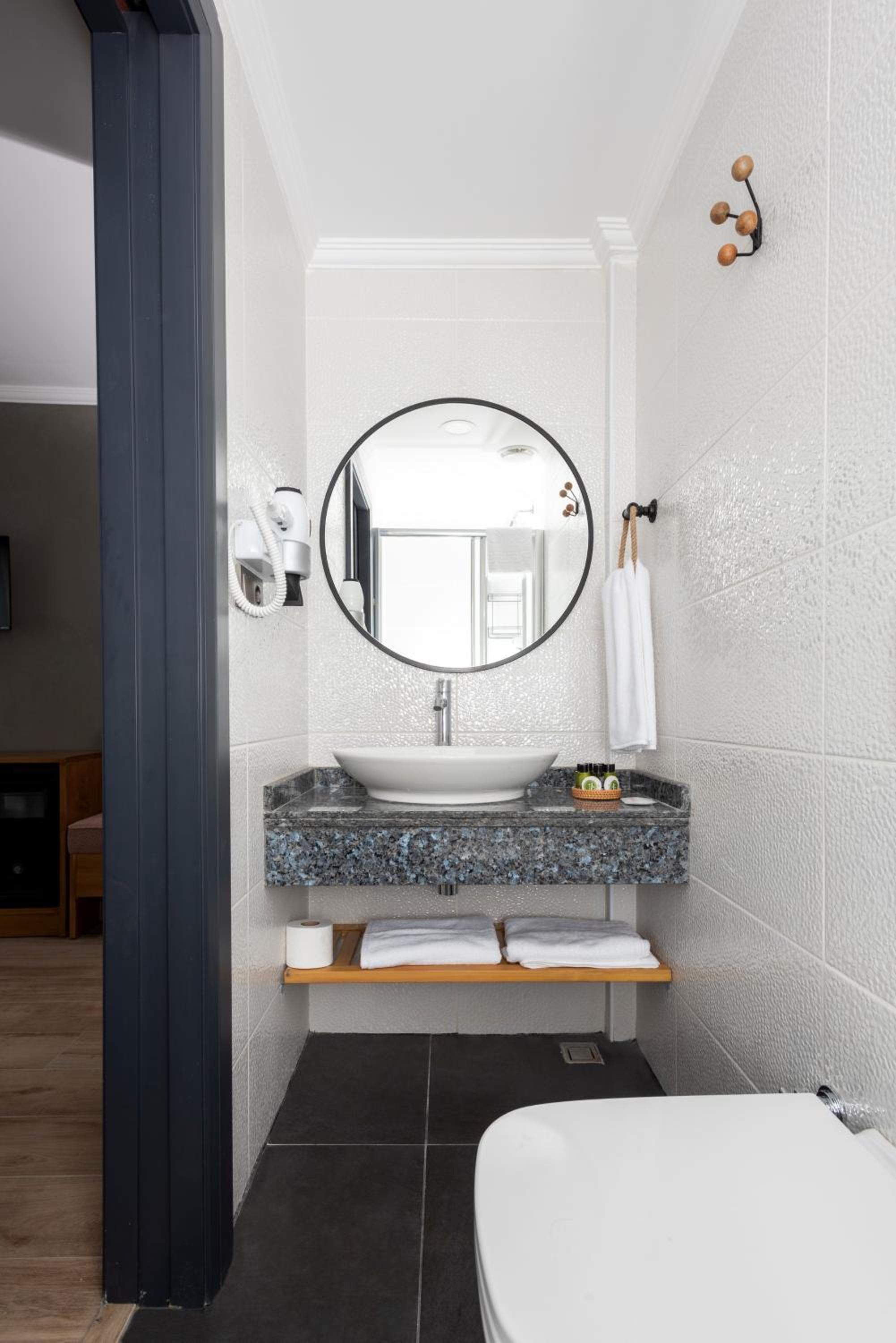 Petrion Otel - Image 24