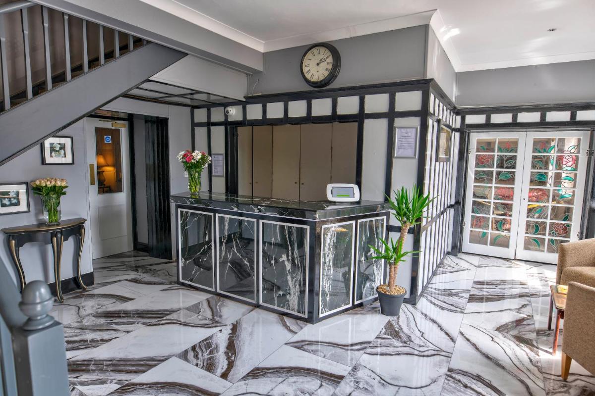 hotel reception