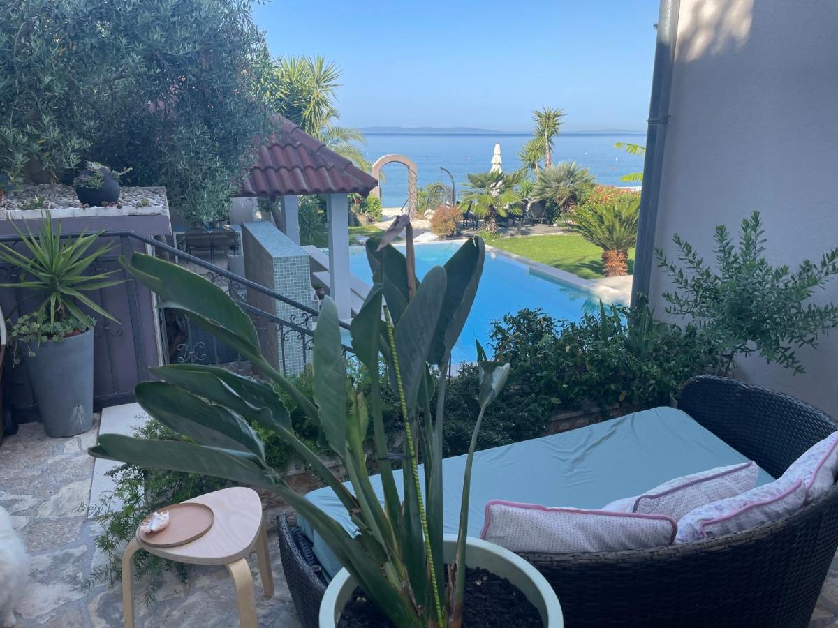 Hotel Villa Maris- beachfront villa with exclusive pool - Image 1