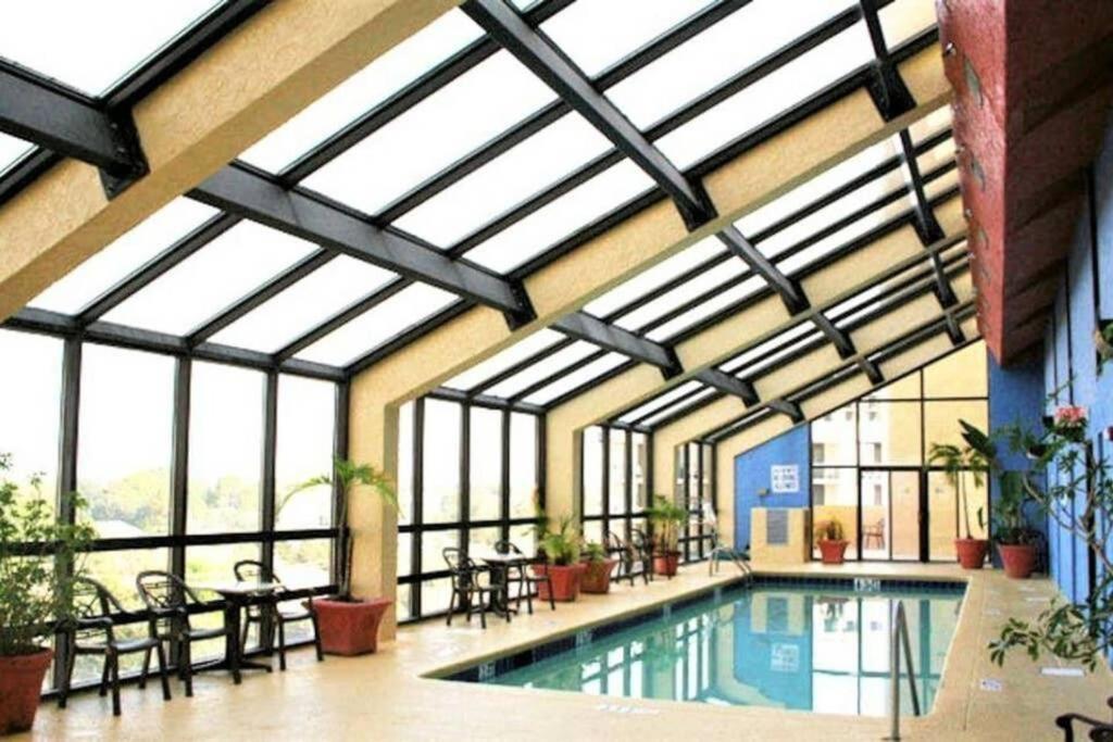 *OCEANFRONT BEAUTY!* KING, Pools, Lazy River, Hot Tubs*M61 view 5