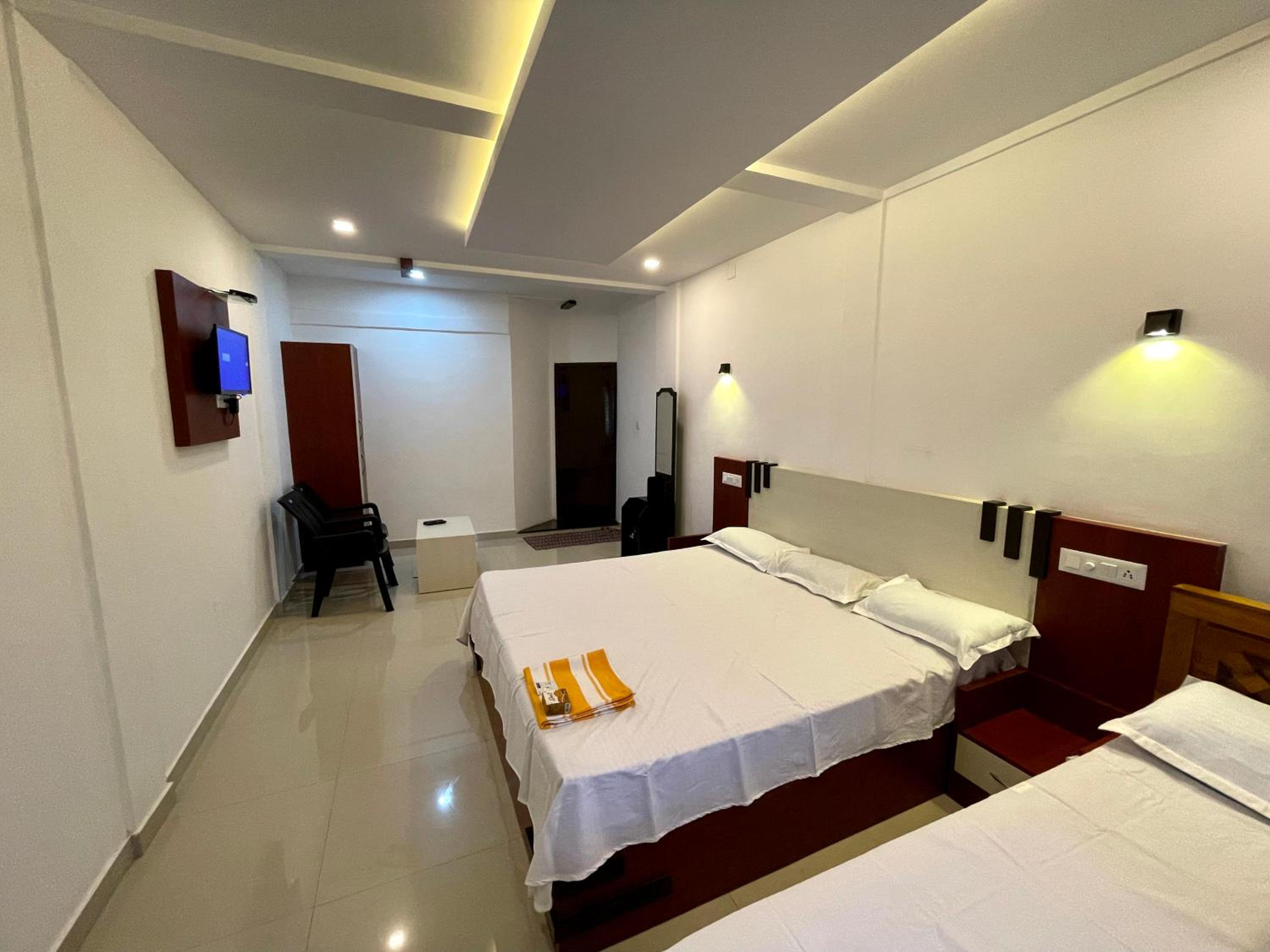 Dakshinakasi Guest House view 3