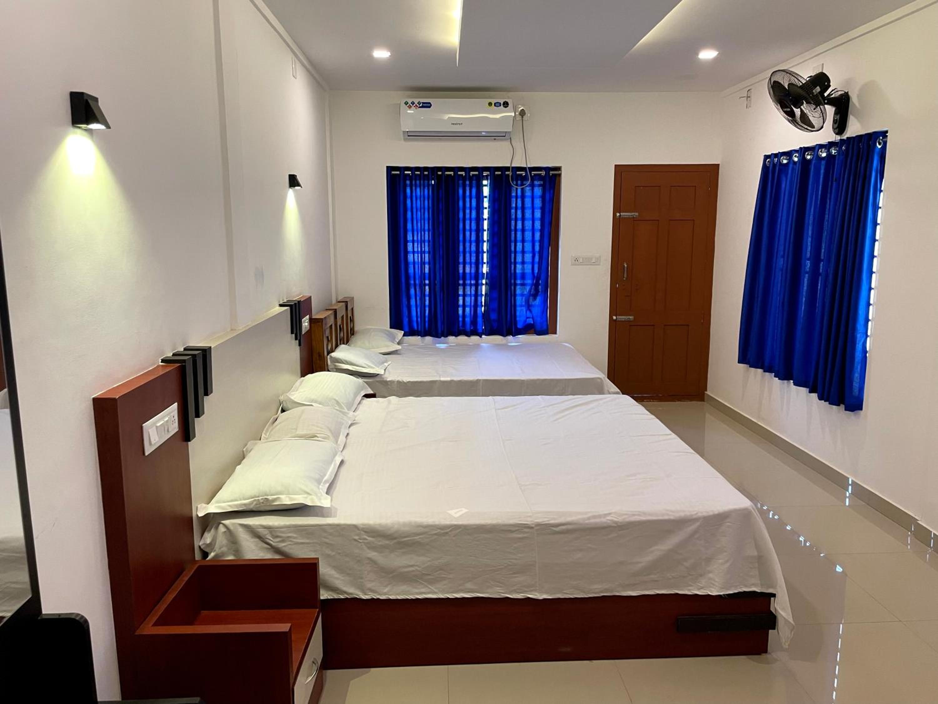 Dakshinakasi Guest House view 5