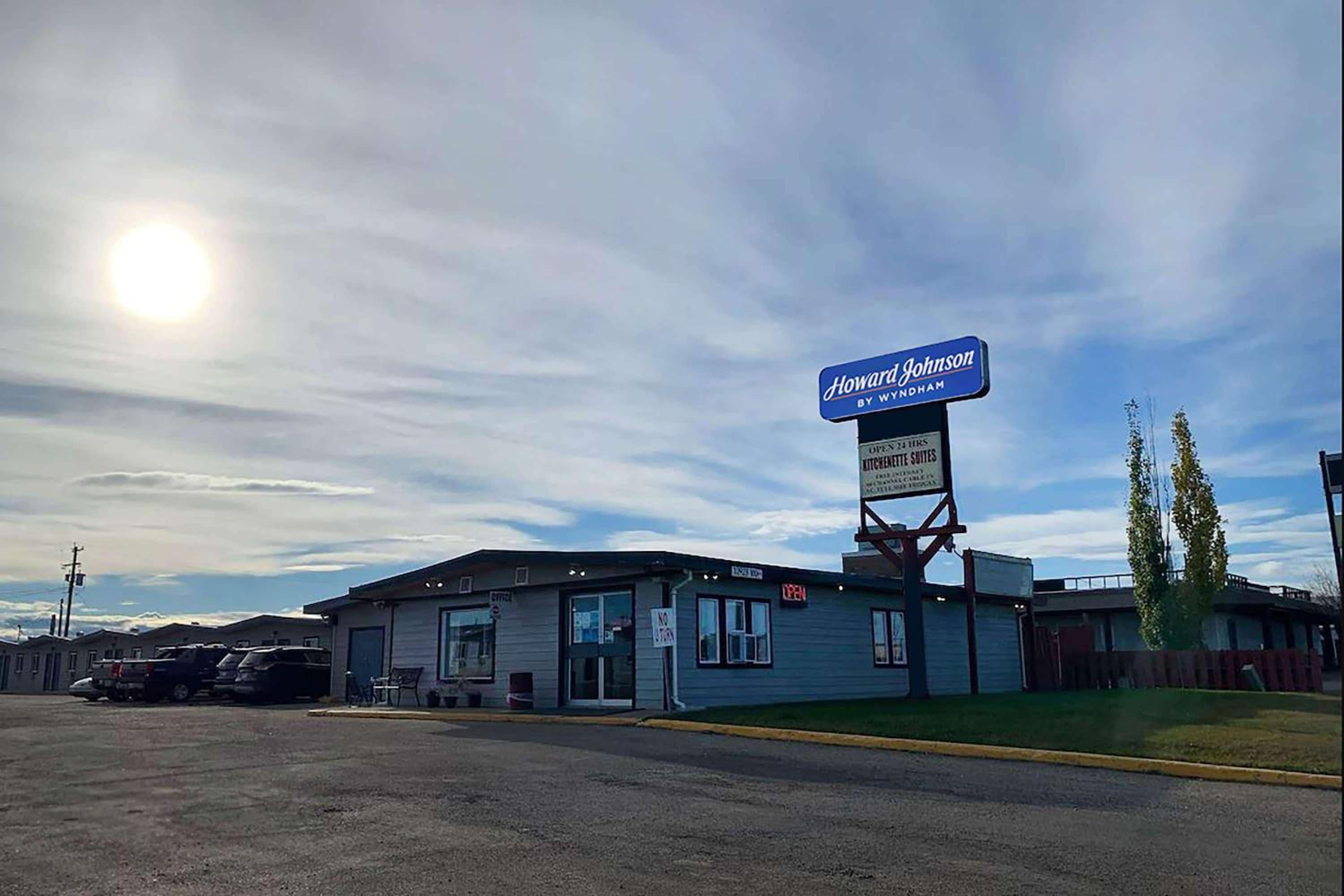 Grande Prairie Vacations - Howard Johnson by Wyndham Grande Prairie - Property Image 1